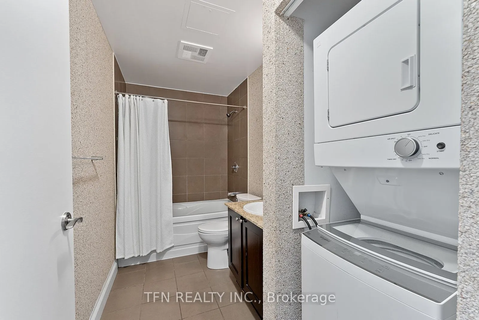 2191 Yonge Street, #L7