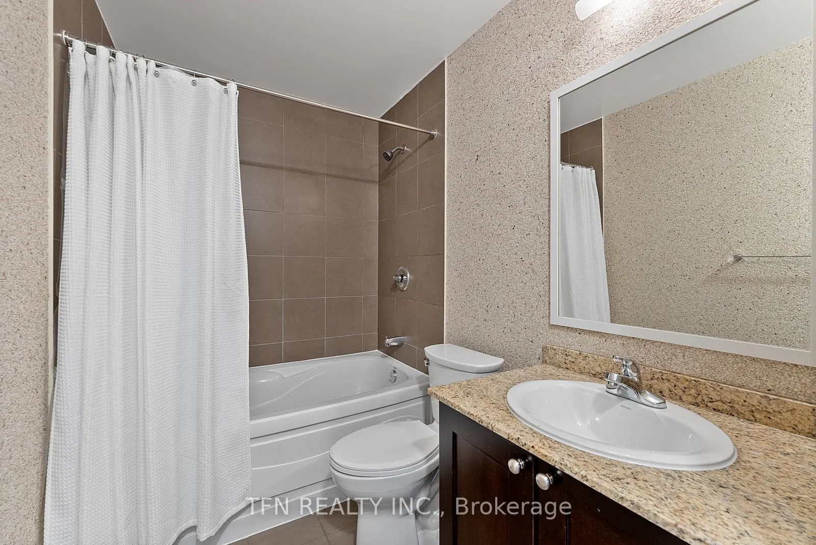 2191 Yonge Street, #L7
