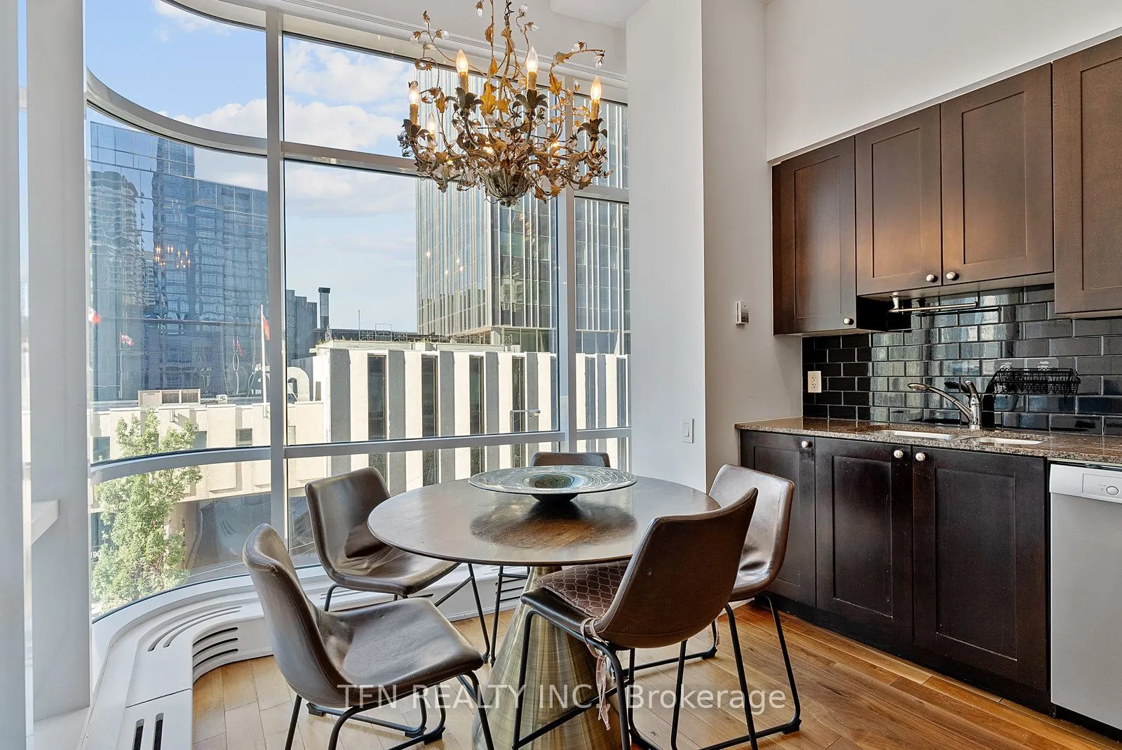 2191 Yonge Street, #L7