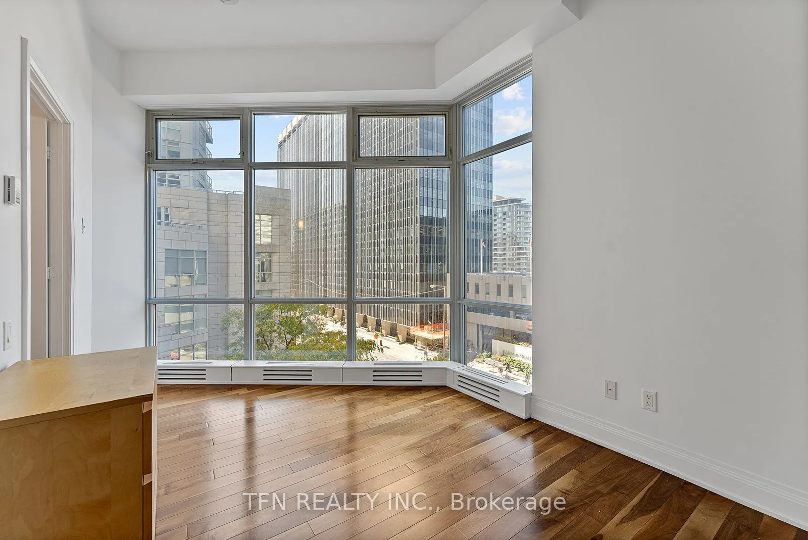 2191 Yonge Street, #L7