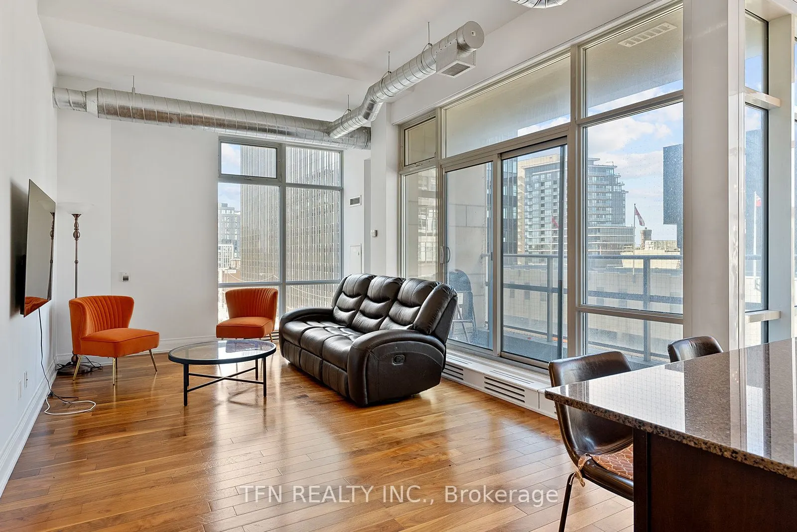 2191 Yonge Street, #L7