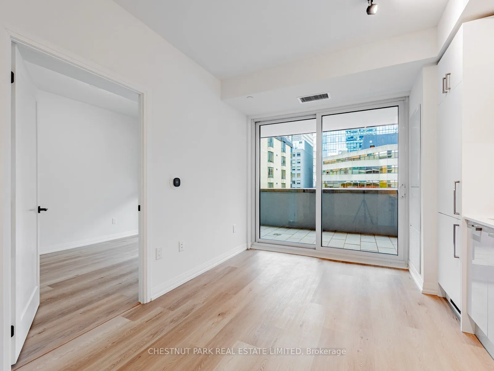 280 Dundas Street W, #503