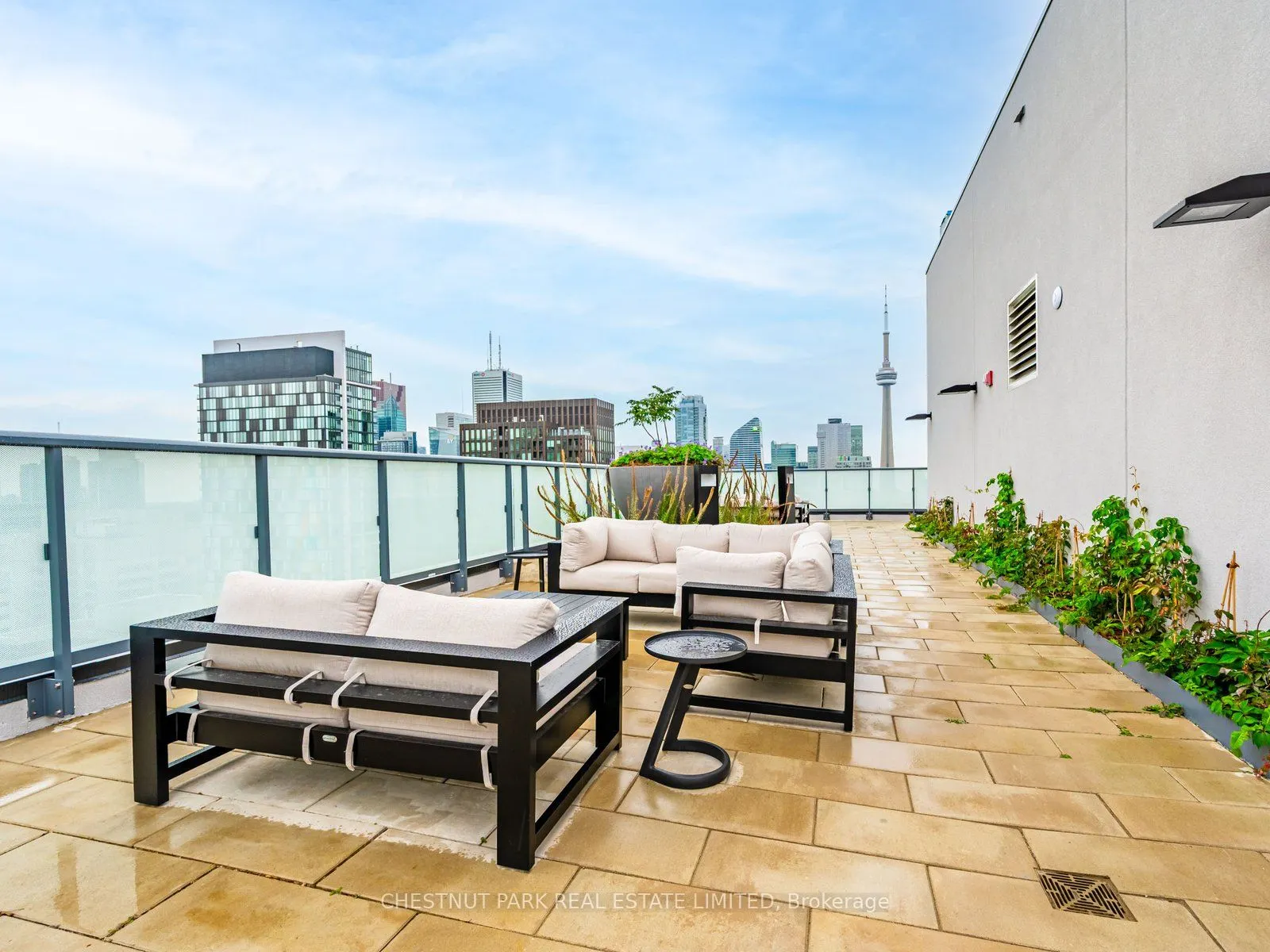 280 Dundas Street W, #503