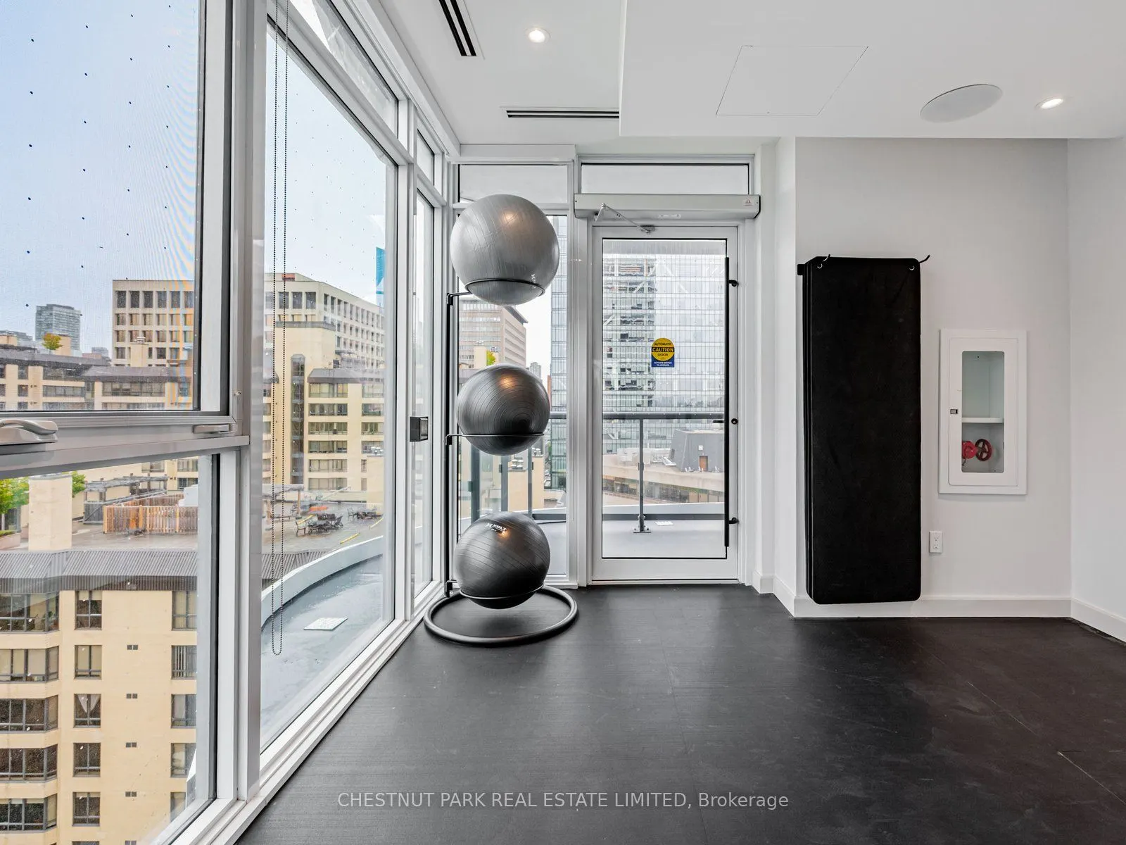 280 Dundas Street W, #503