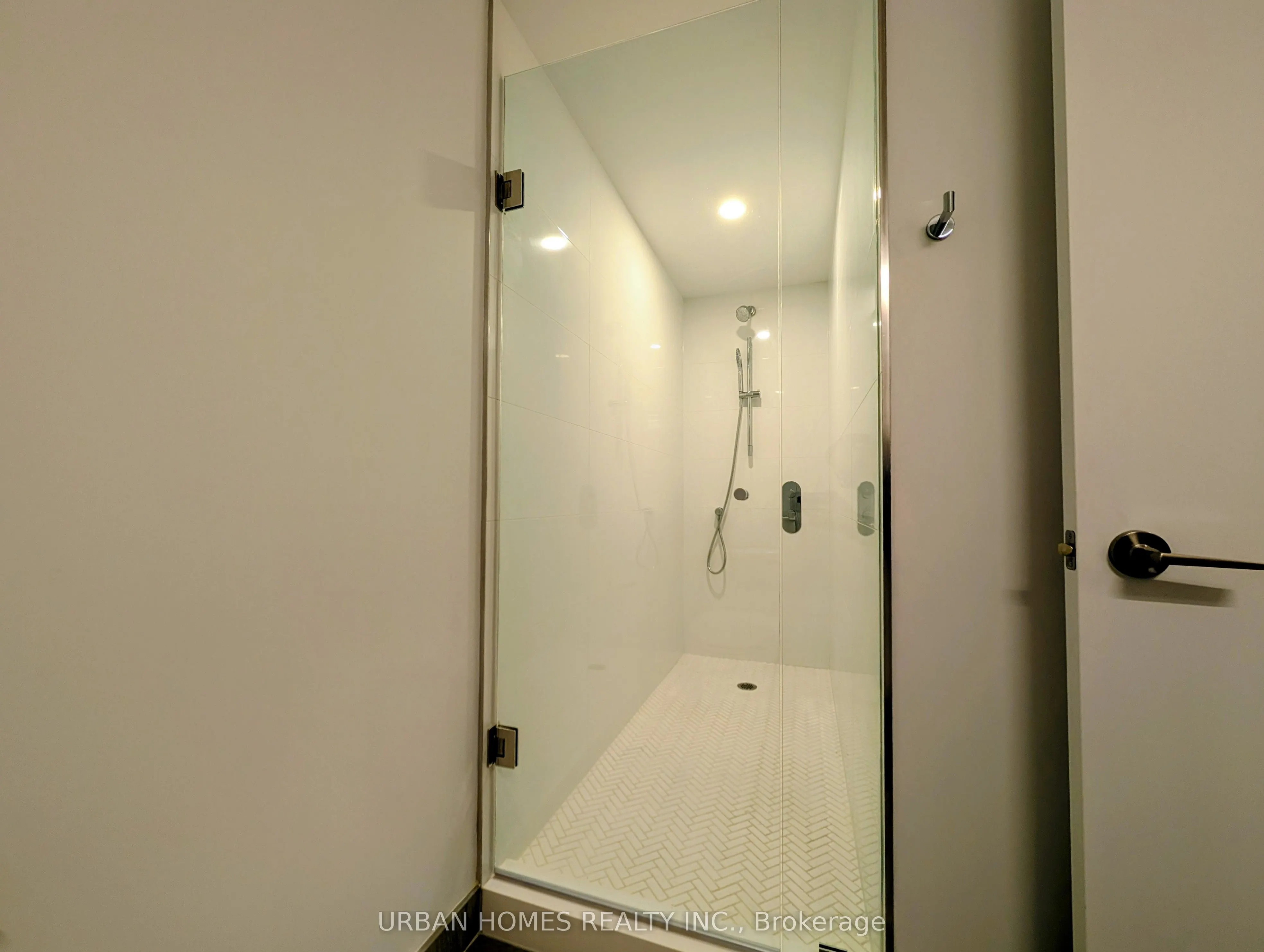 1720 Bayview Avenue, #202