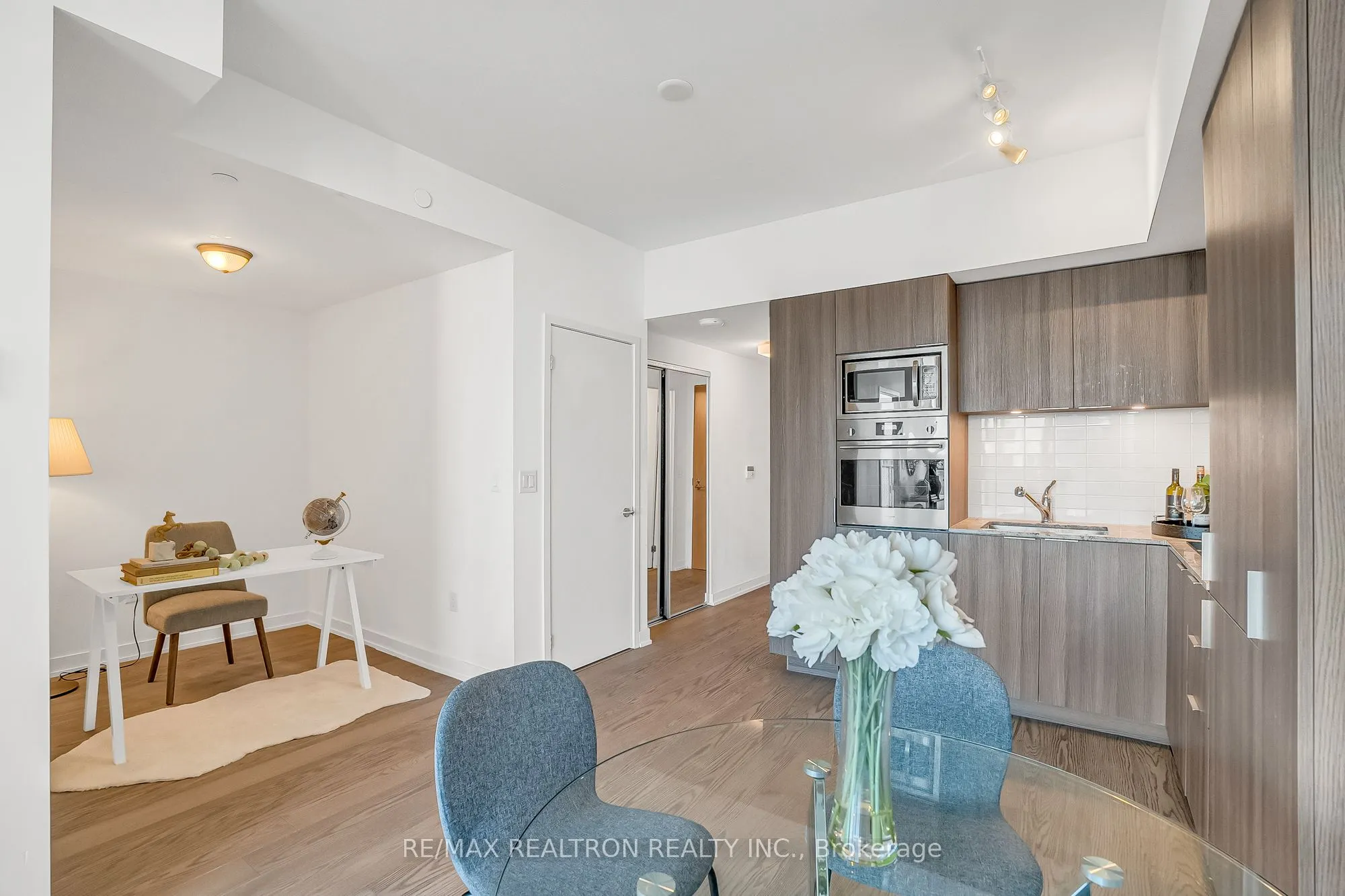 11 Wellesley Street W, #4704
