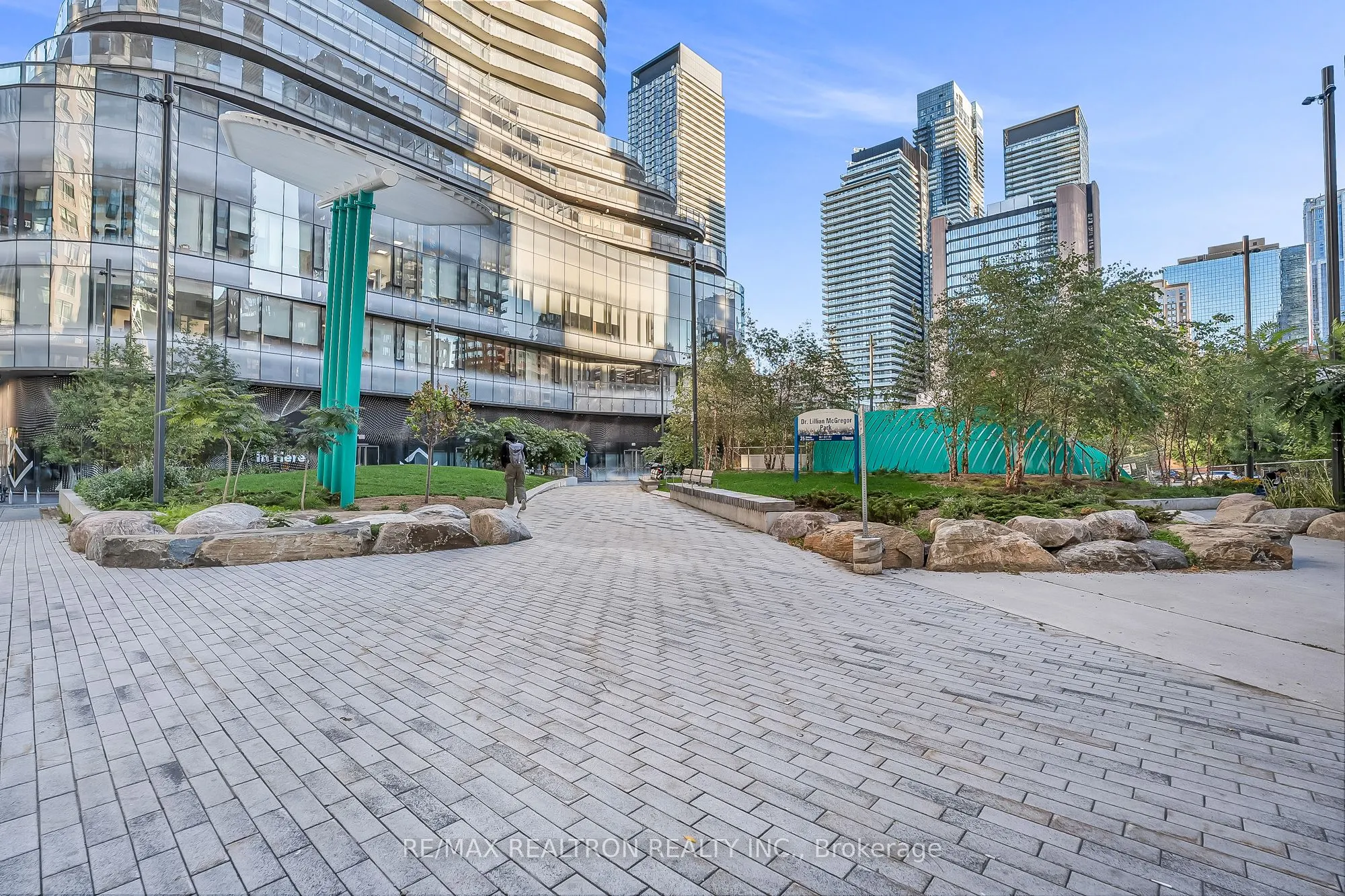 11 Wellesley Street W, #4704