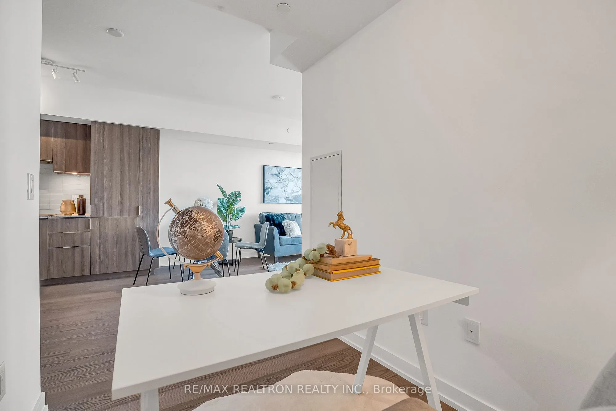 11 Wellesley Street W, #4704