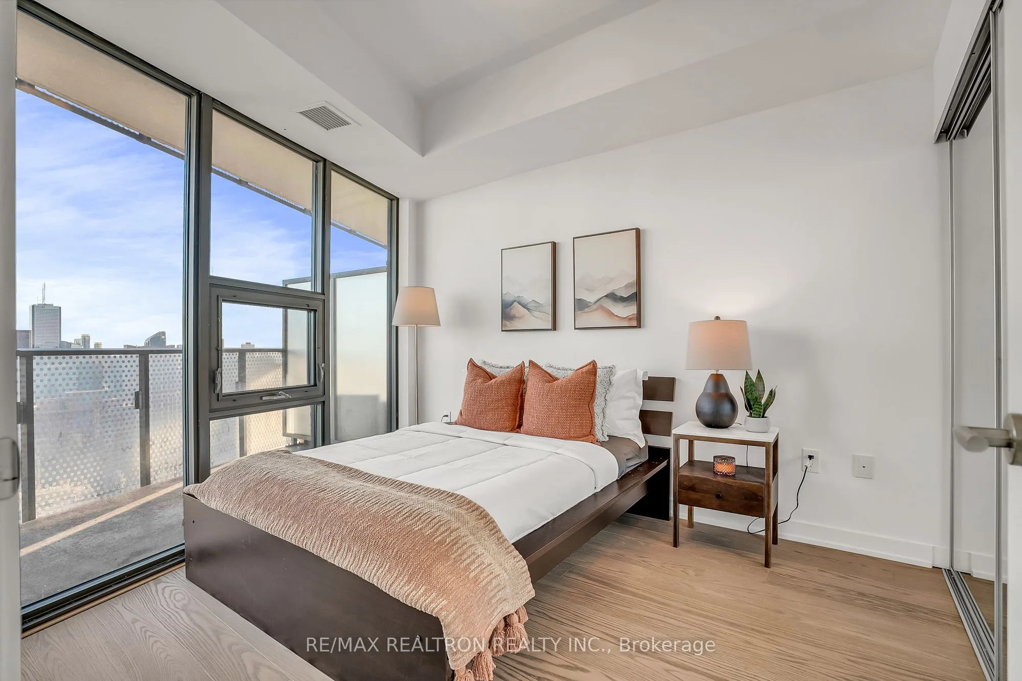 11 Wellesley Street W, #4704