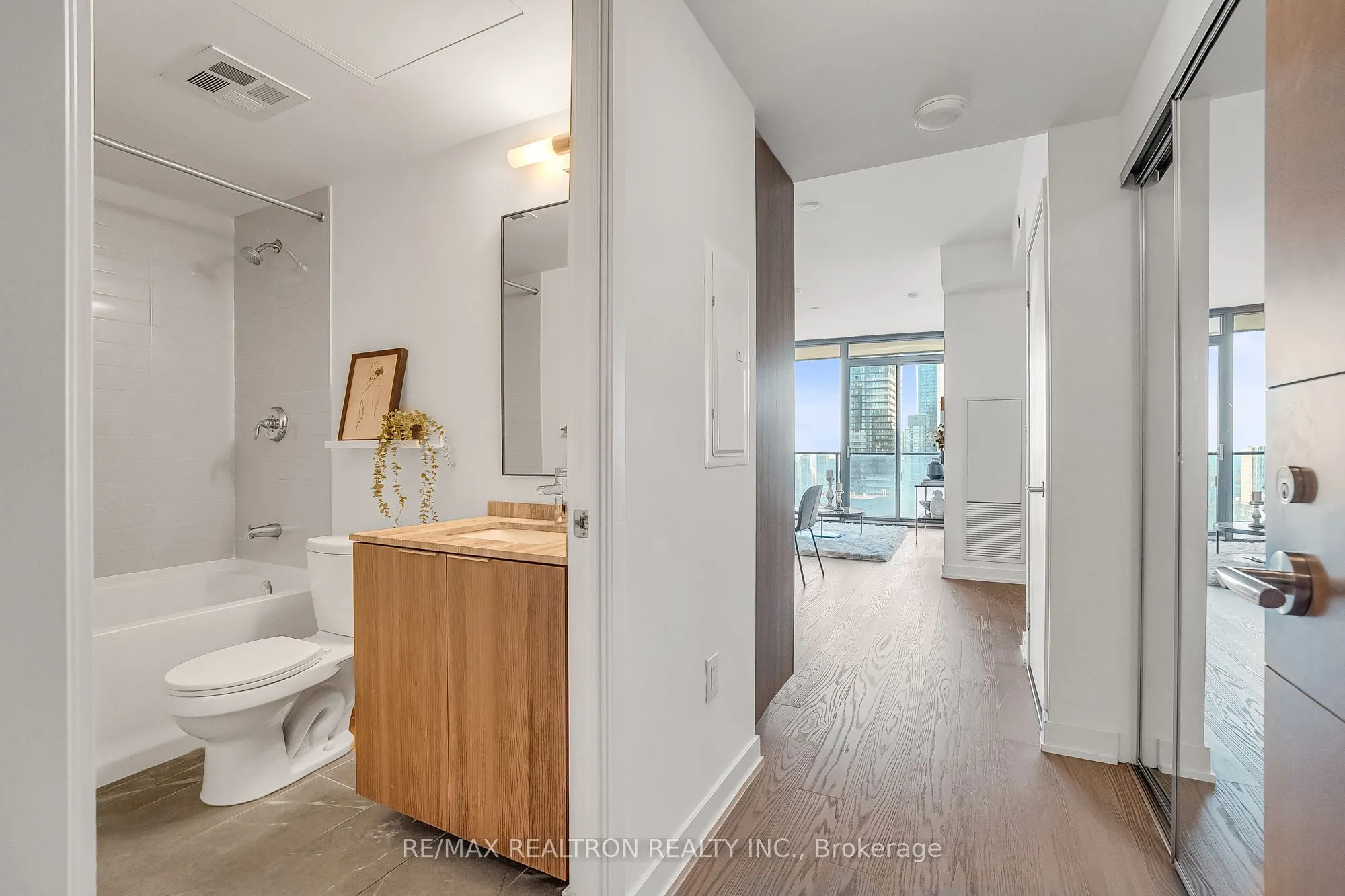 11 Wellesley Street W, #4704