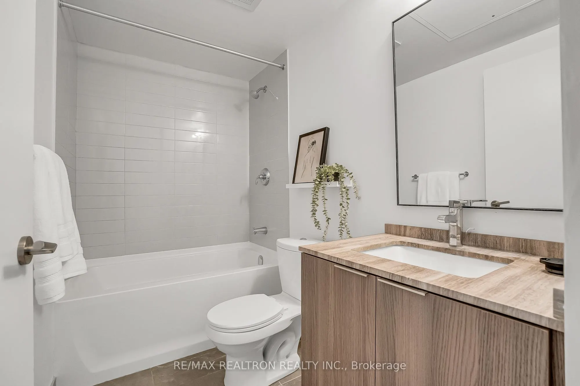 11 Wellesley Street W, #4704