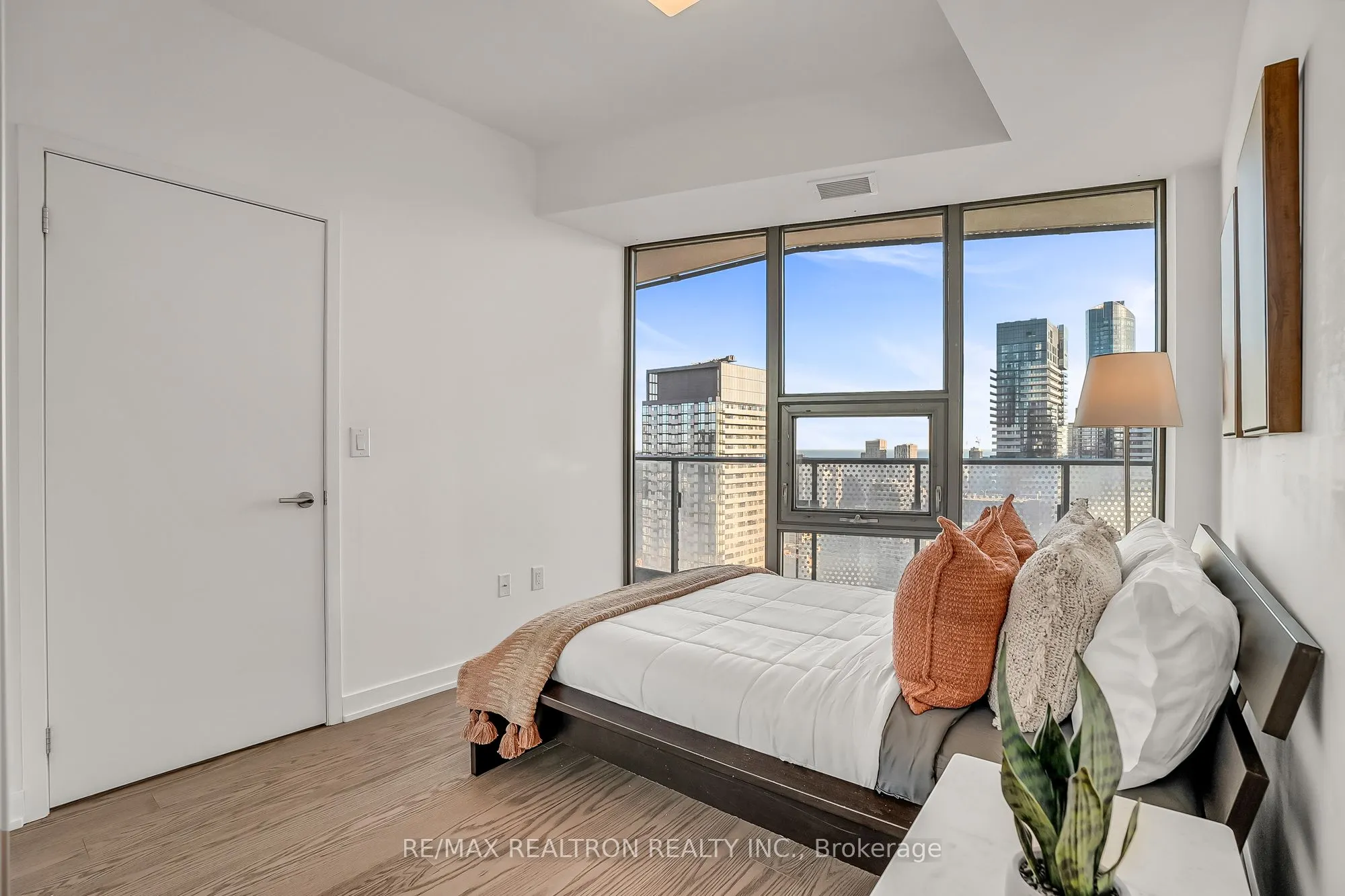 11 Wellesley Street W, #4704