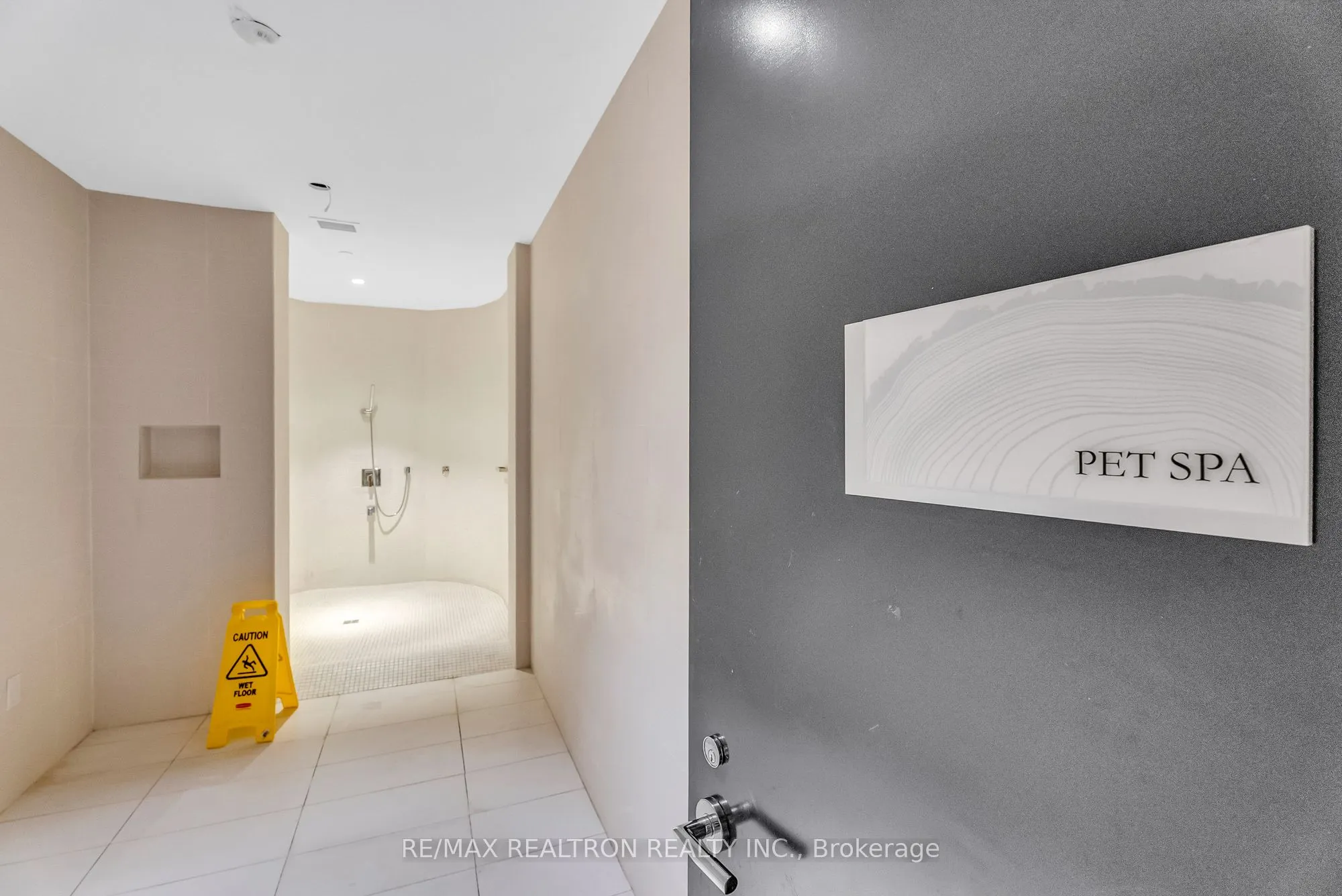11 Wellesley Street W, #4704