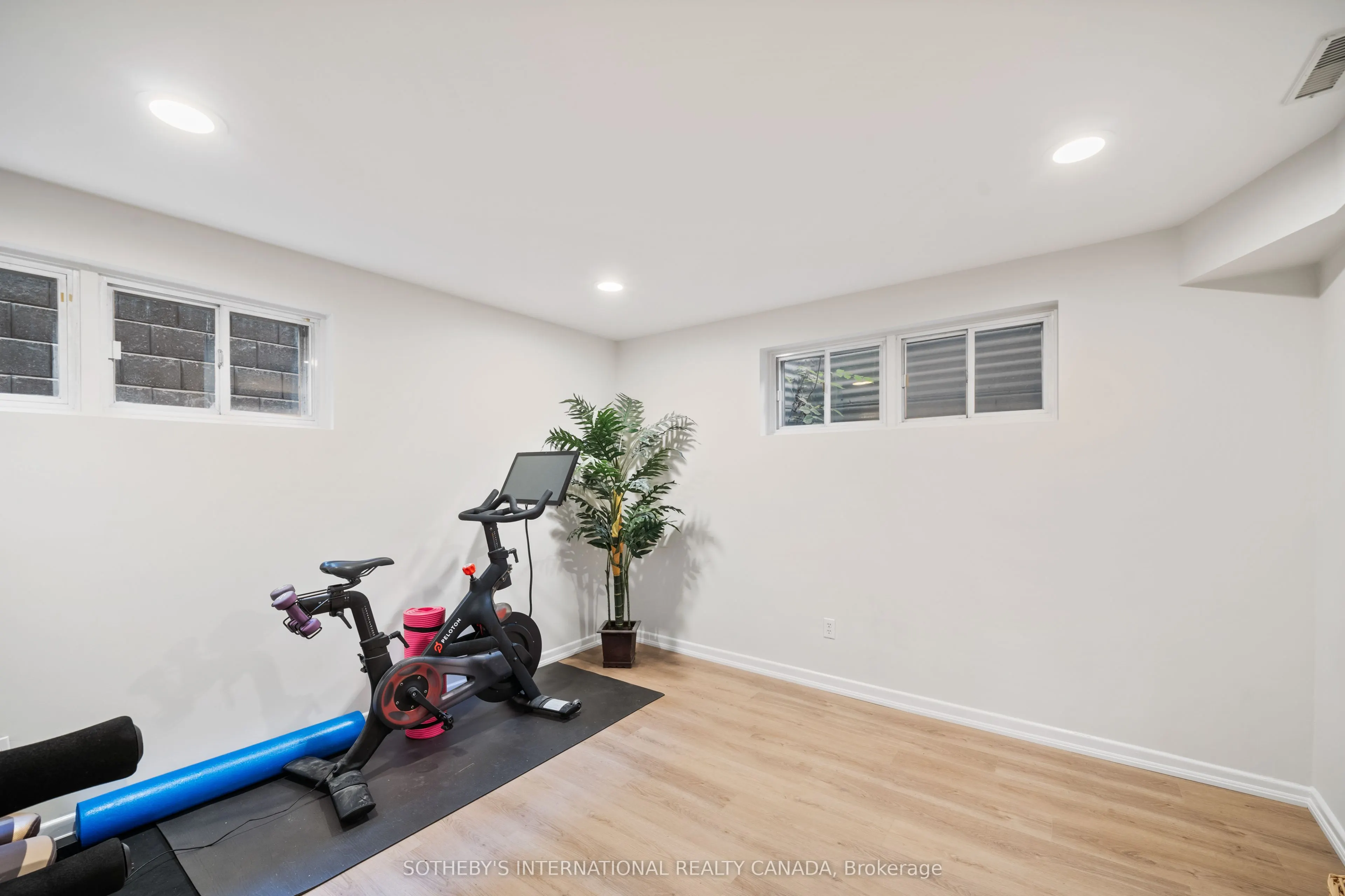 27 Bamboo Grove N