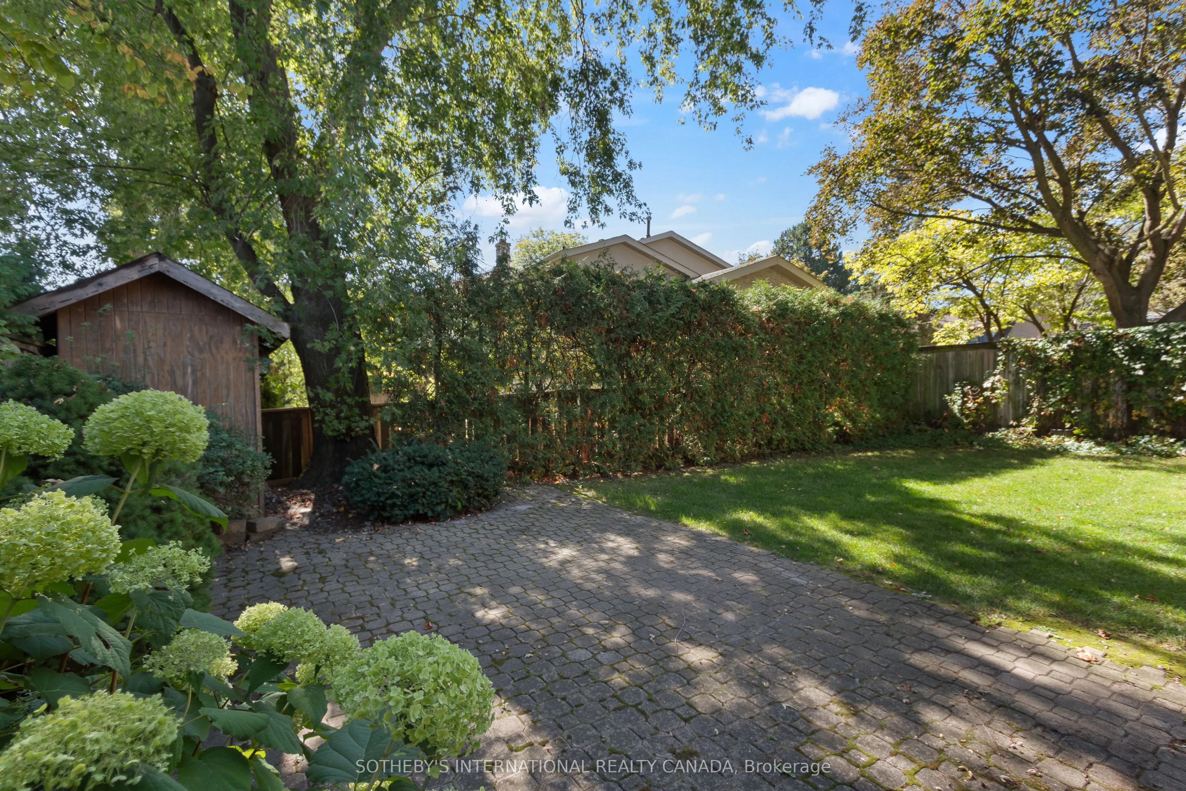 27 Bamboo Grove N