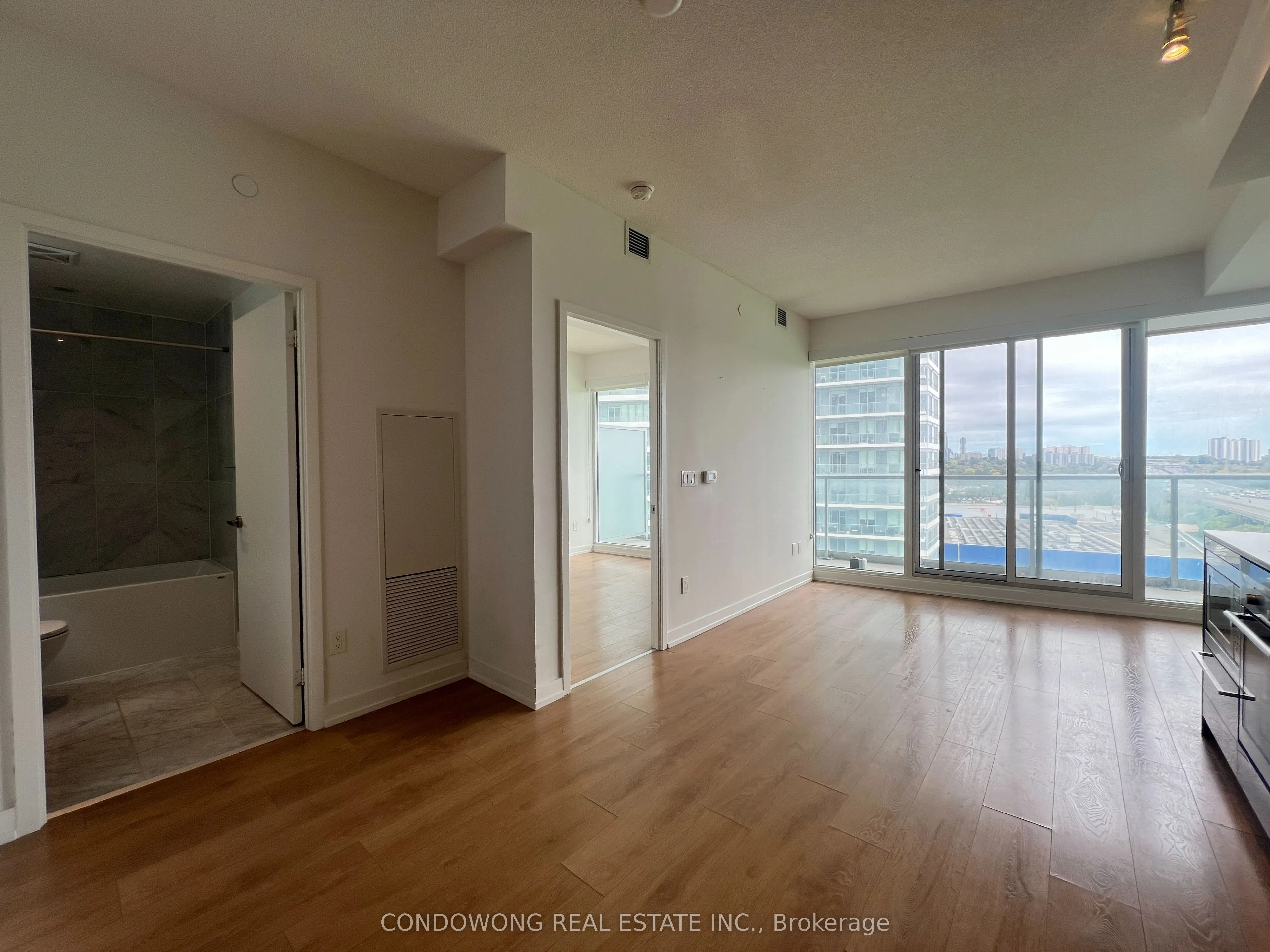 115 Mcmahon Drive, #709