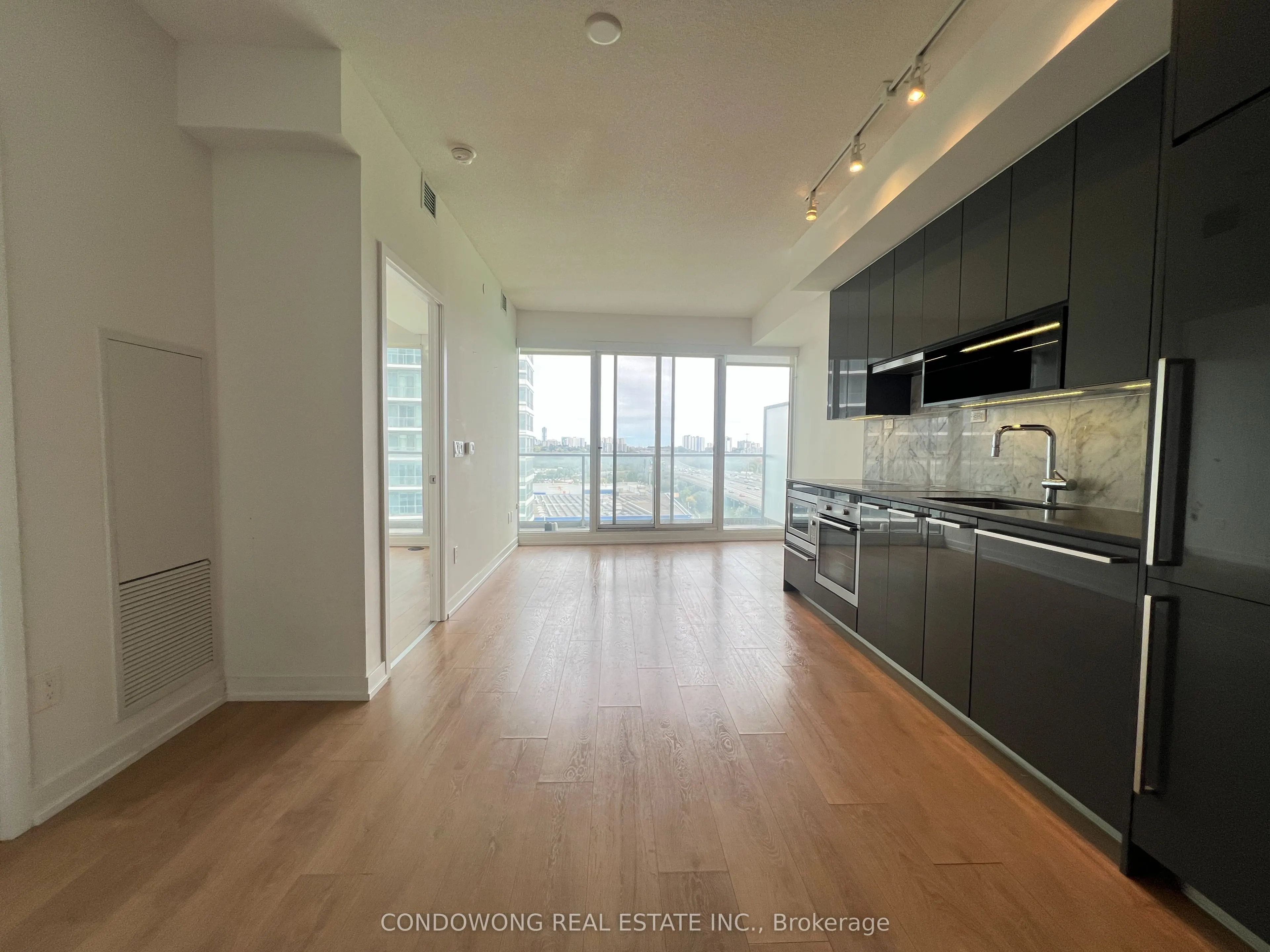 115 Mcmahon Drive, #709