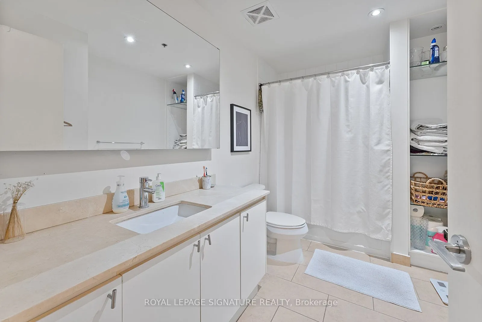 43 Hanna Avenue, #225