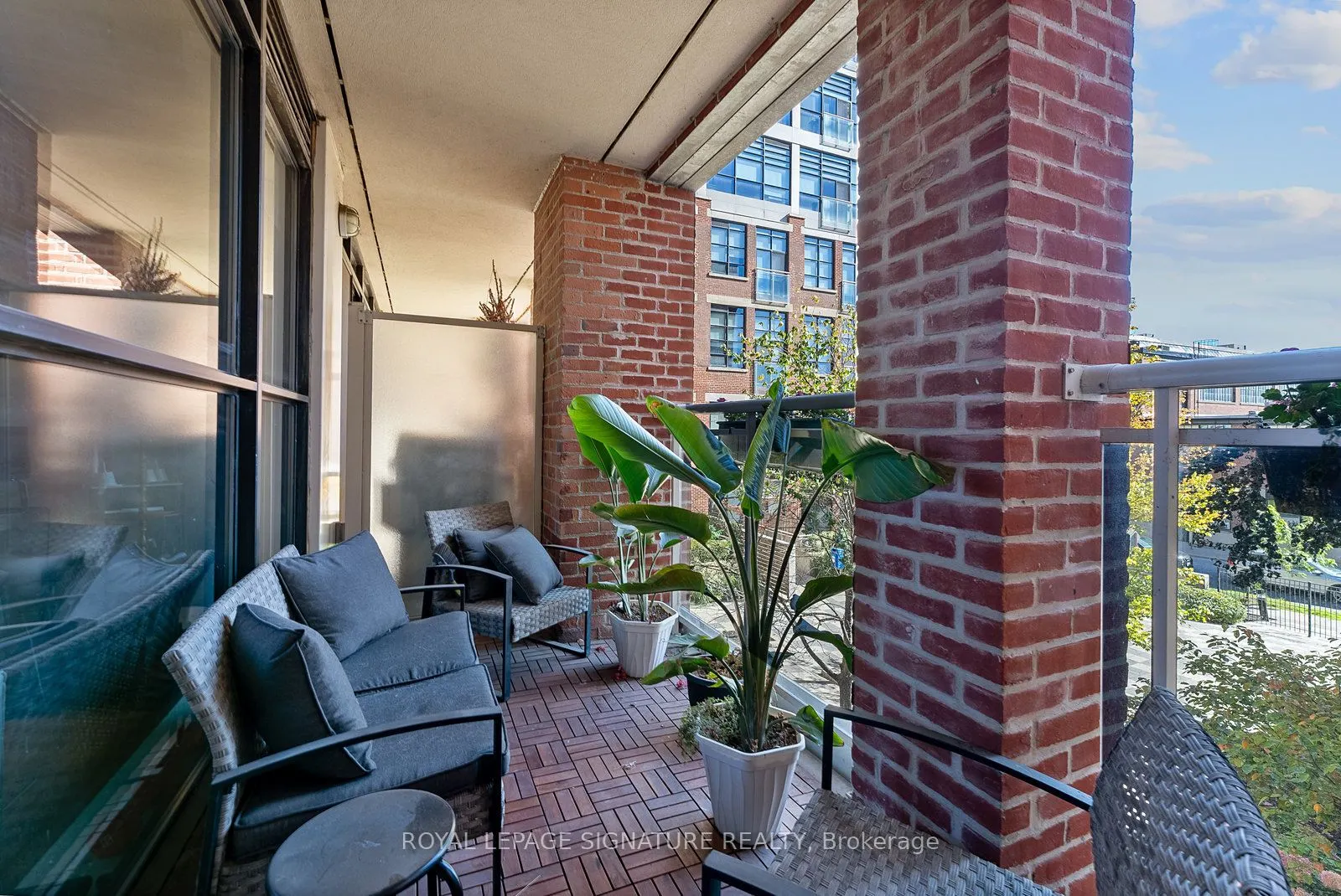 43 Hanna Avenue, #225