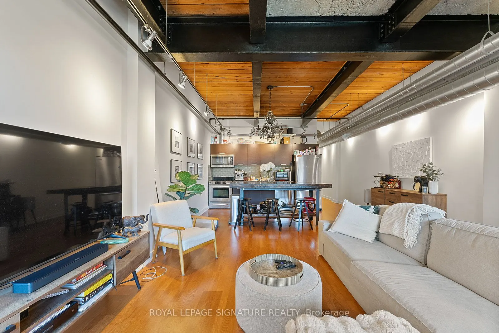 43 Hanna Avenue, #225