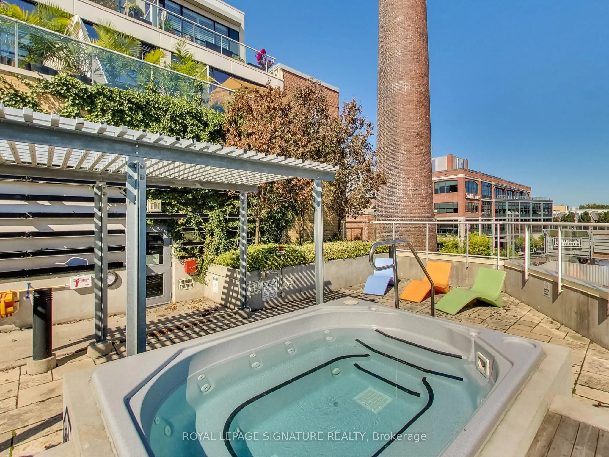 43 Hanna Avenue, #225