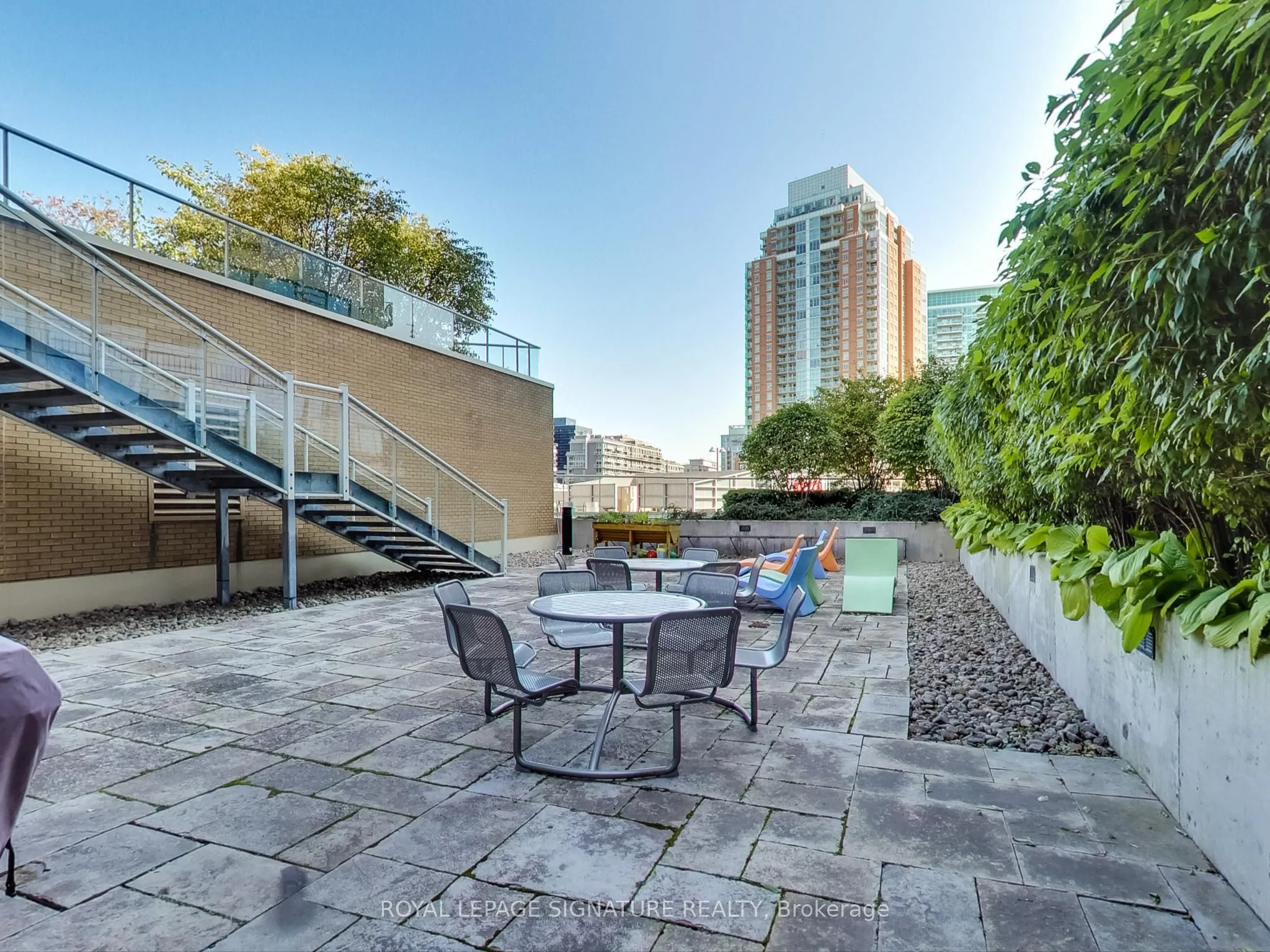 43 Hanna Avenue, #225