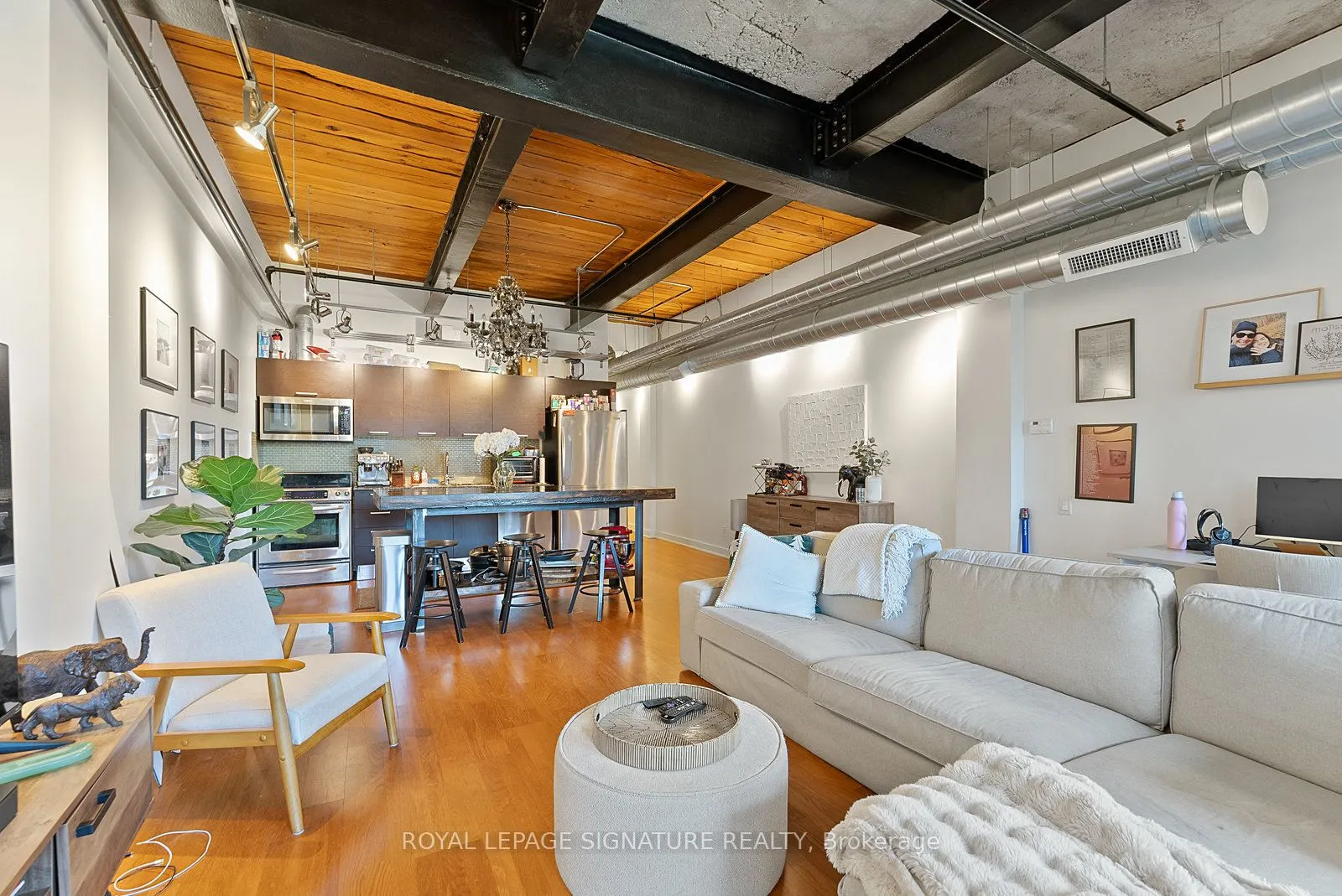 43 Hanna Avenue, #225