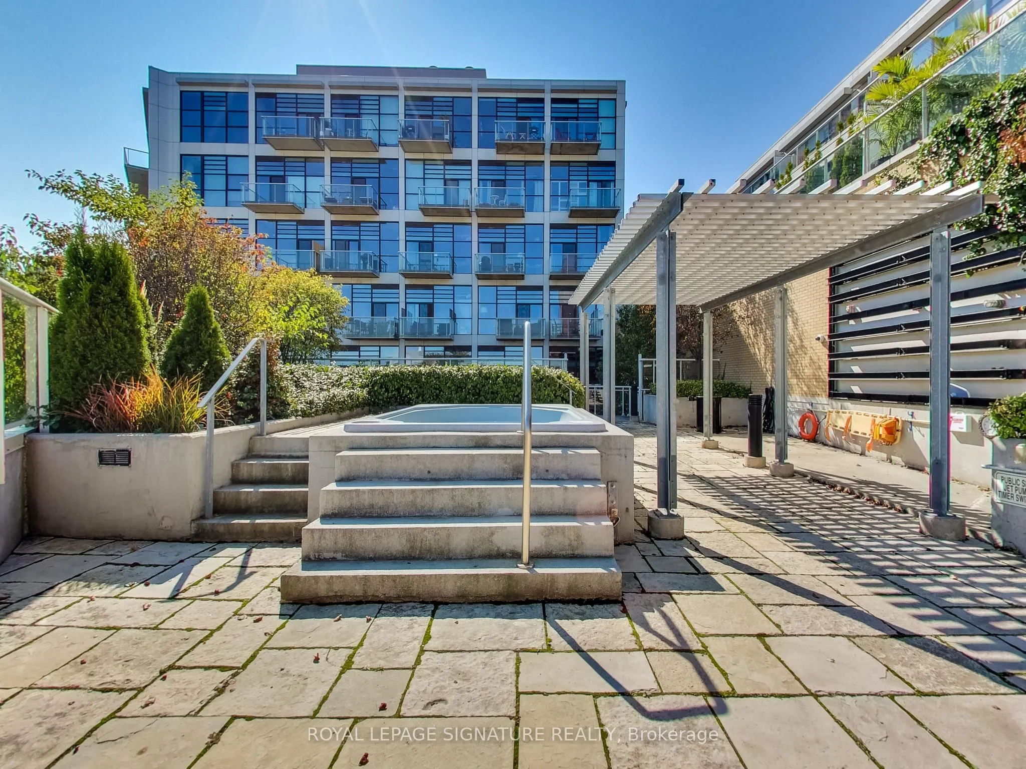 43 Hanna Avenue, #225