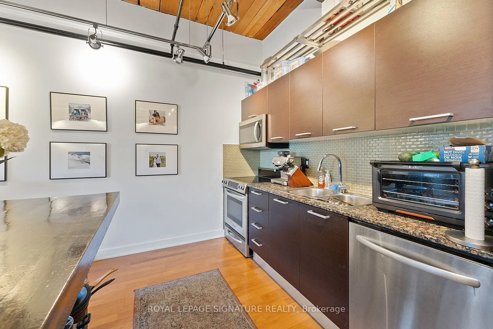 43 Hanna Avenue, #225