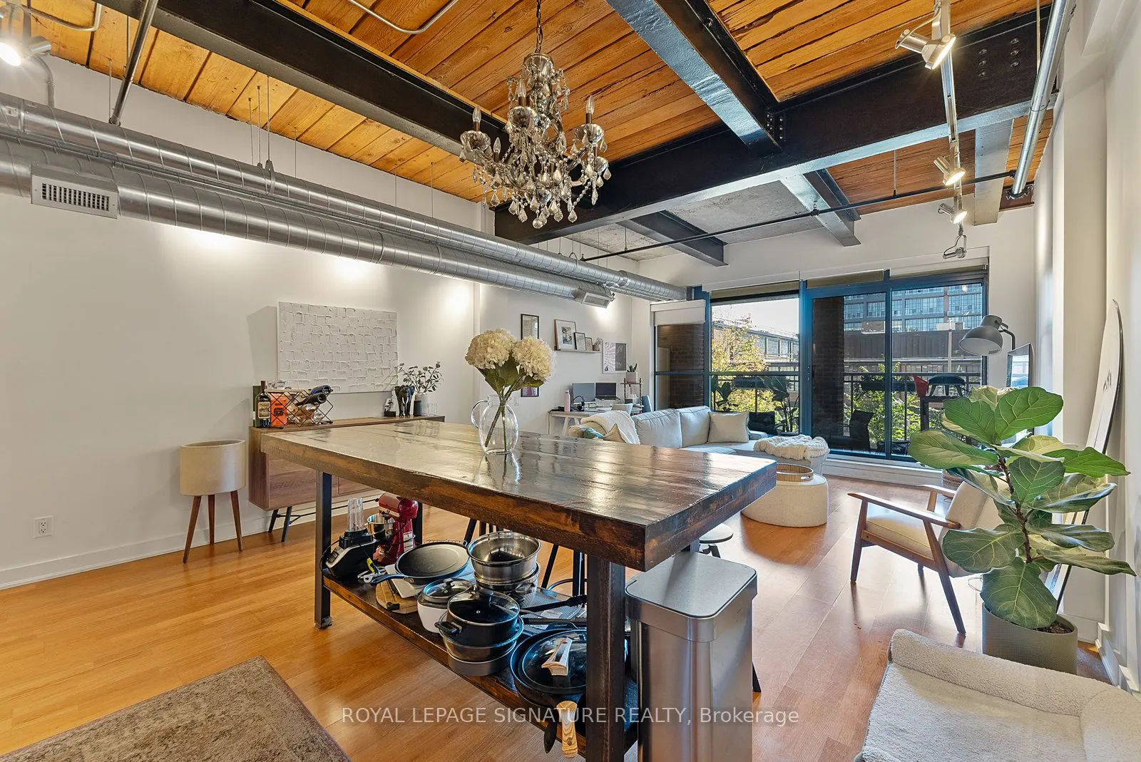 43 Hanna Avenue, #225