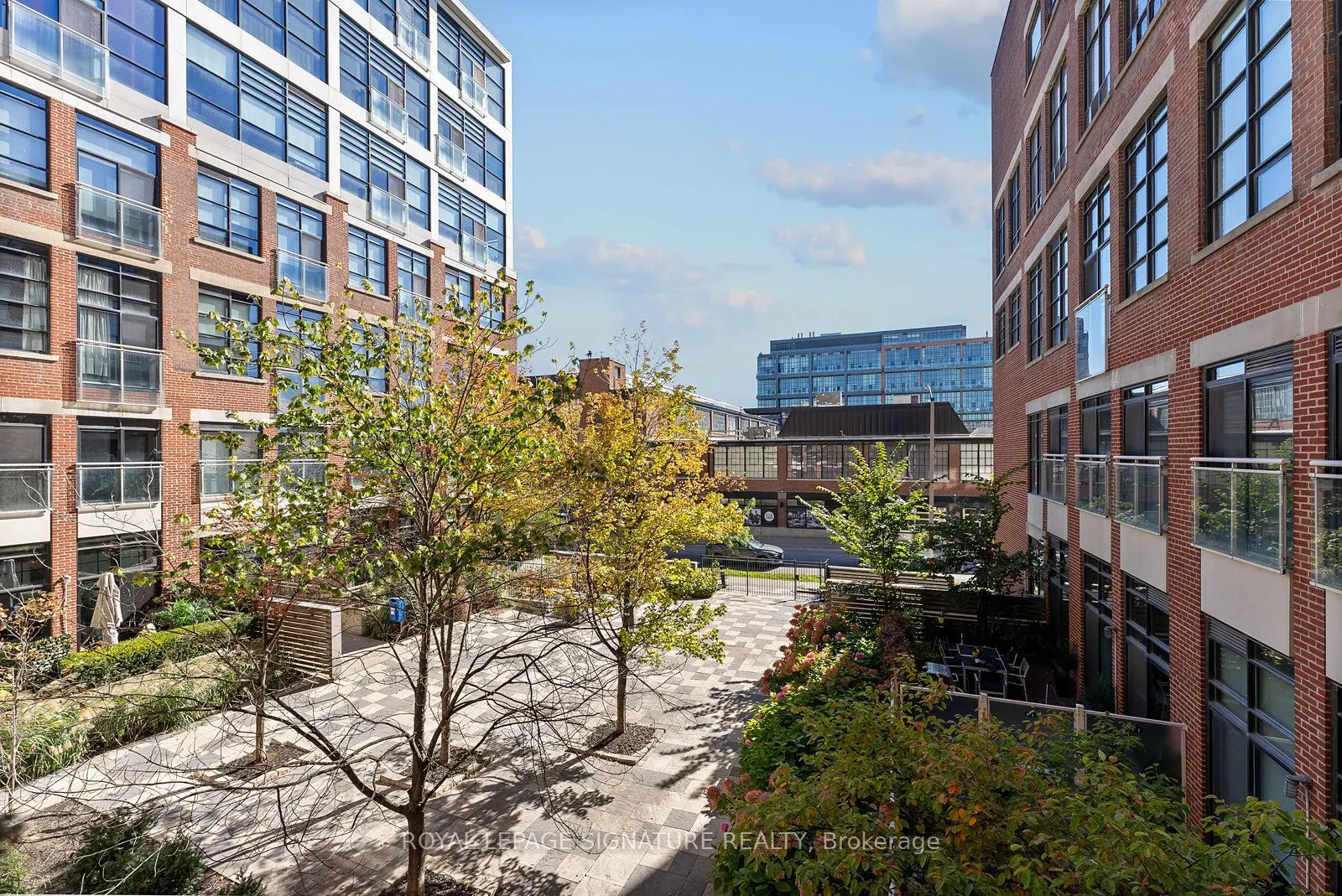 43 Hanna Avenue, #225