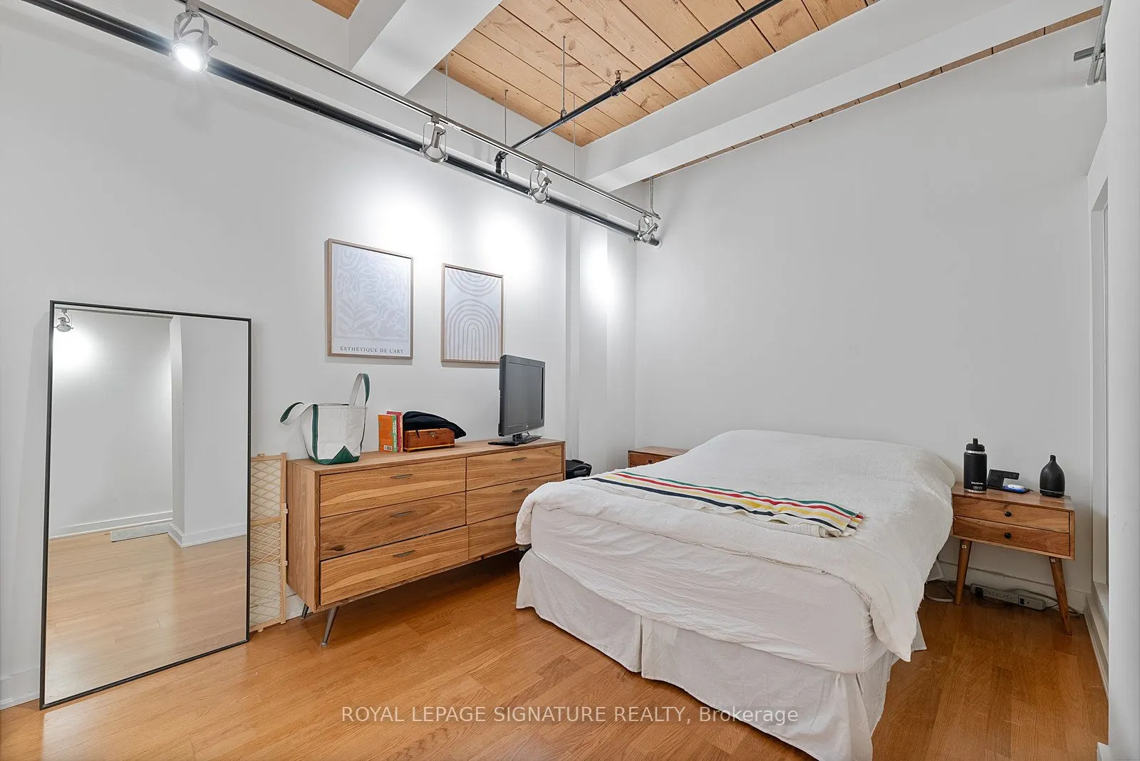 43 Hanna Avenue, #225