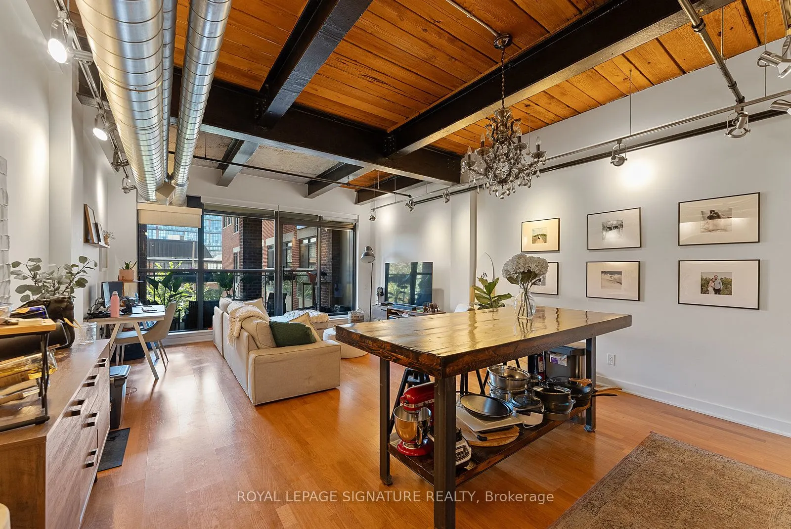 43 Hanna Avenue, #225