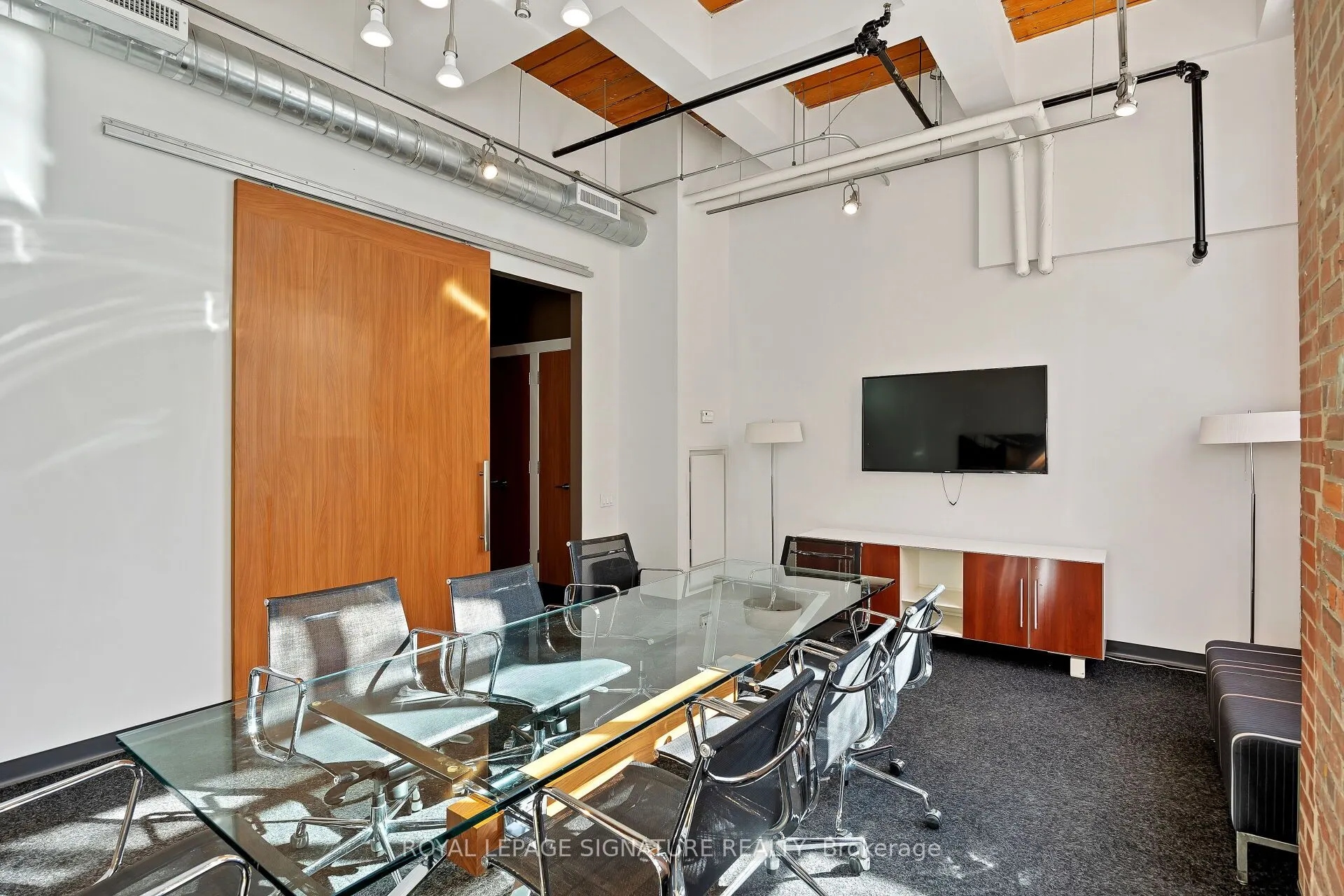 43 Hanna Avenue, #225