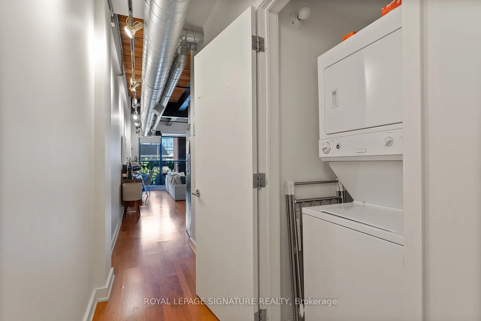 43 Hanna Avenue, #225