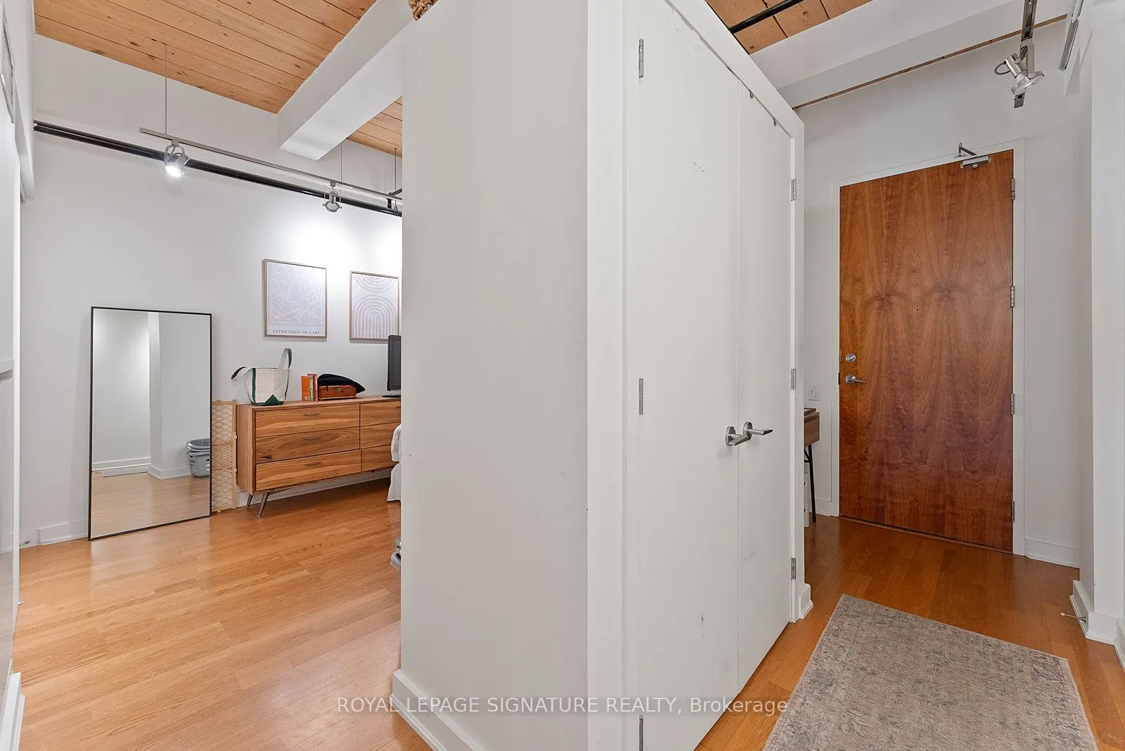43 Hanna Avenue, #225