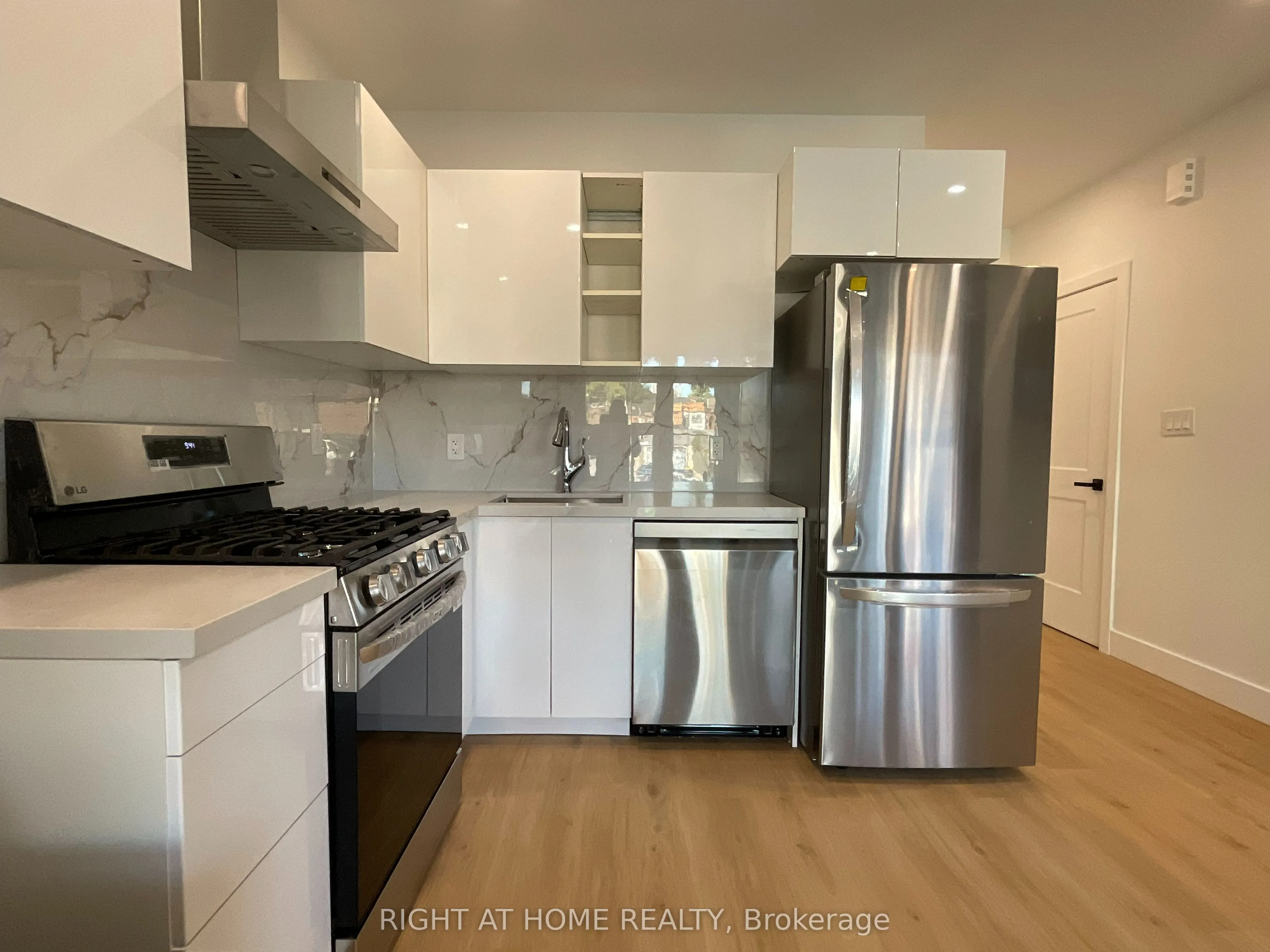 674 Manning Avenue, #Second floor