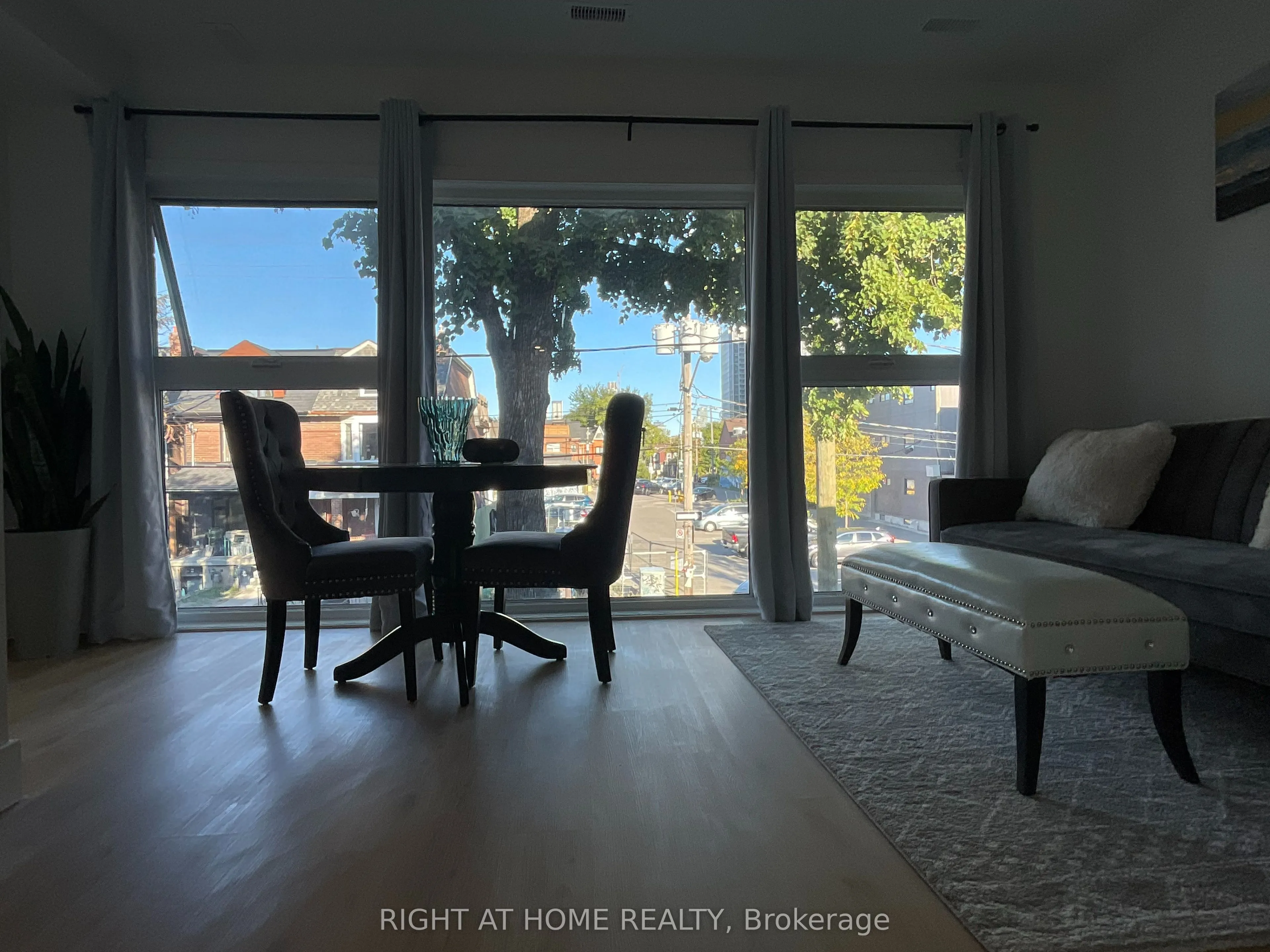 674 Manning Avenue, #Second floor