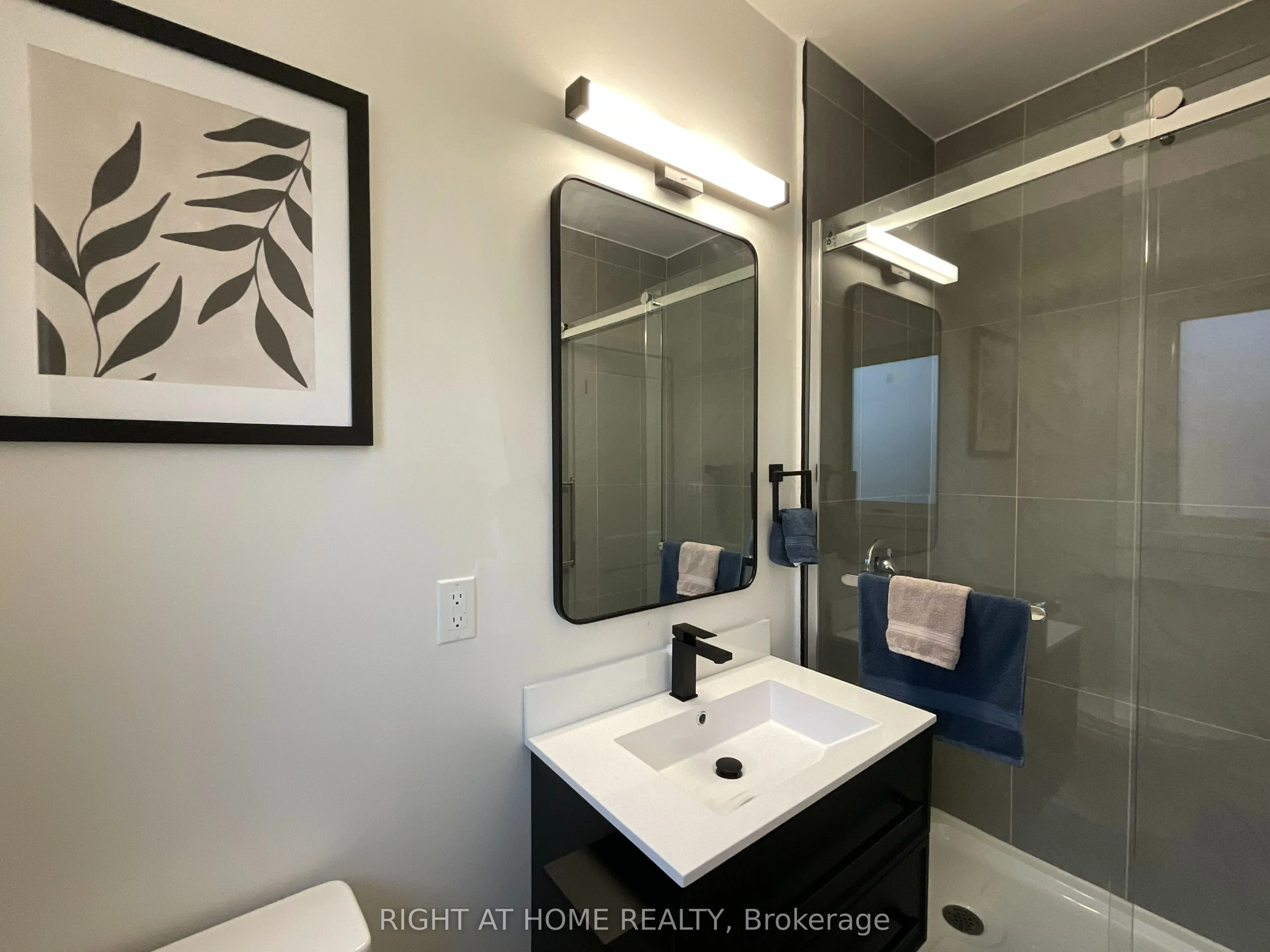674 Manning Avenue, #Second floor