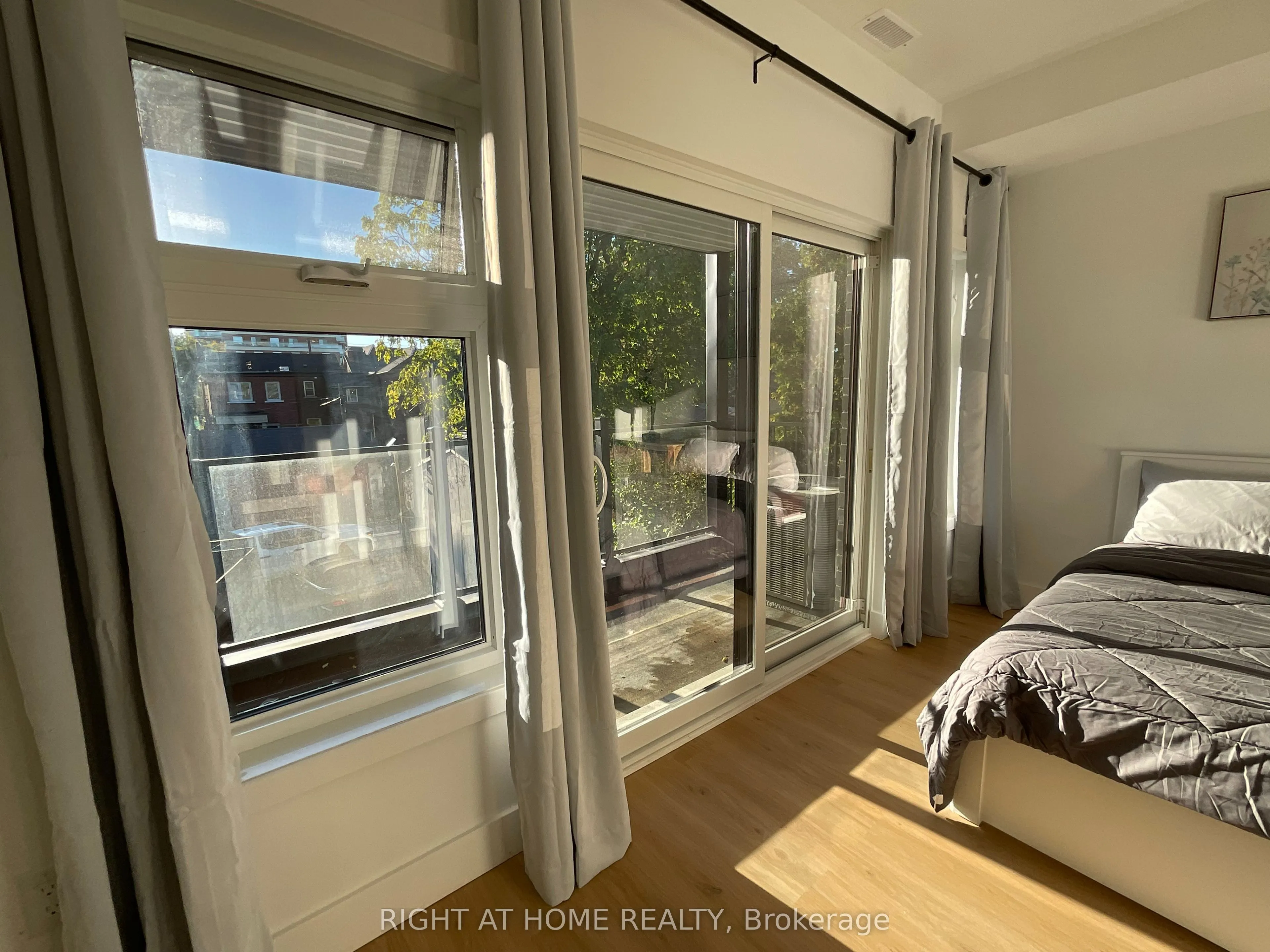 674 Manning Avenue, #Second floor