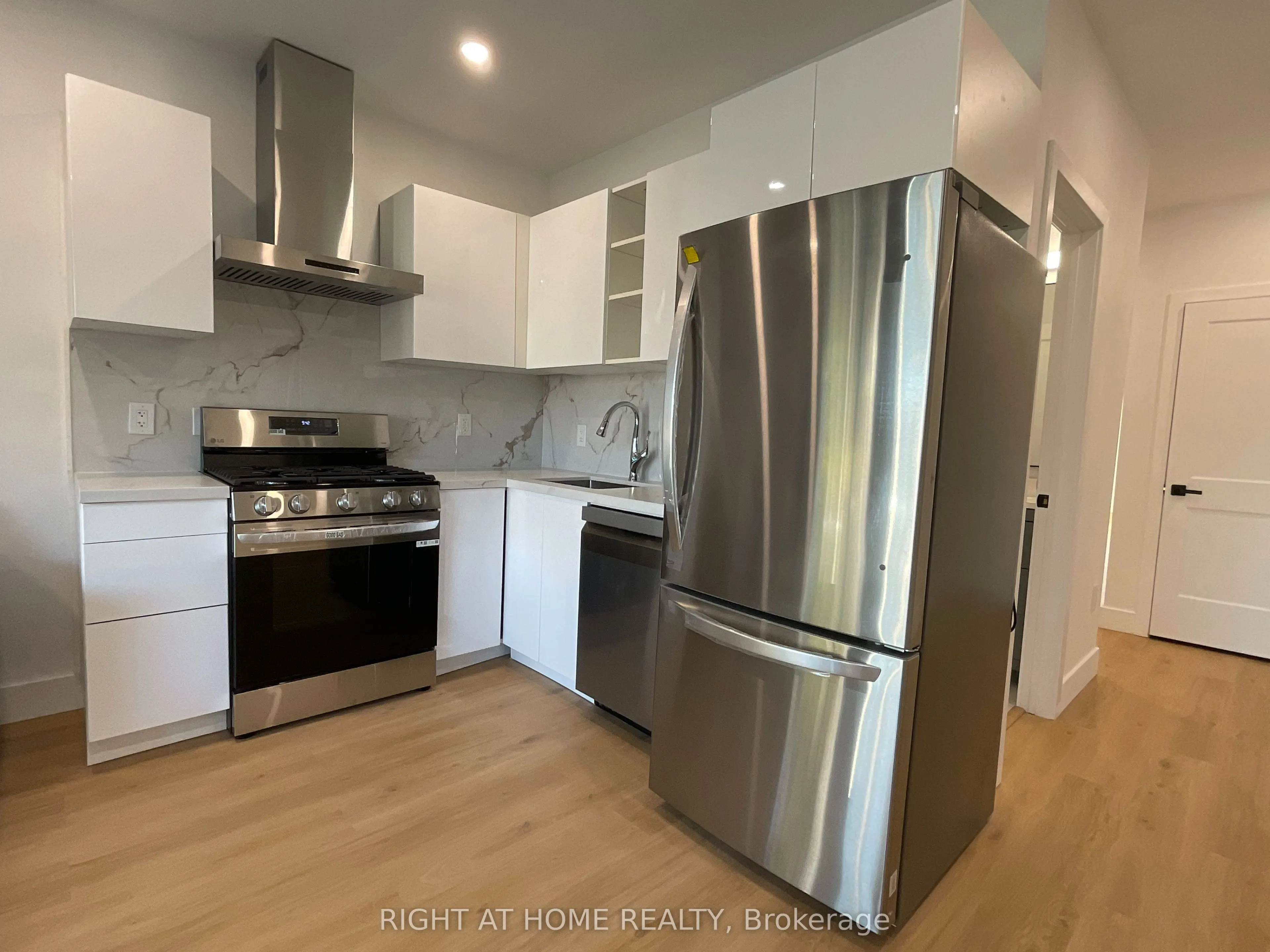 674 Manning Avenue, #Second floor