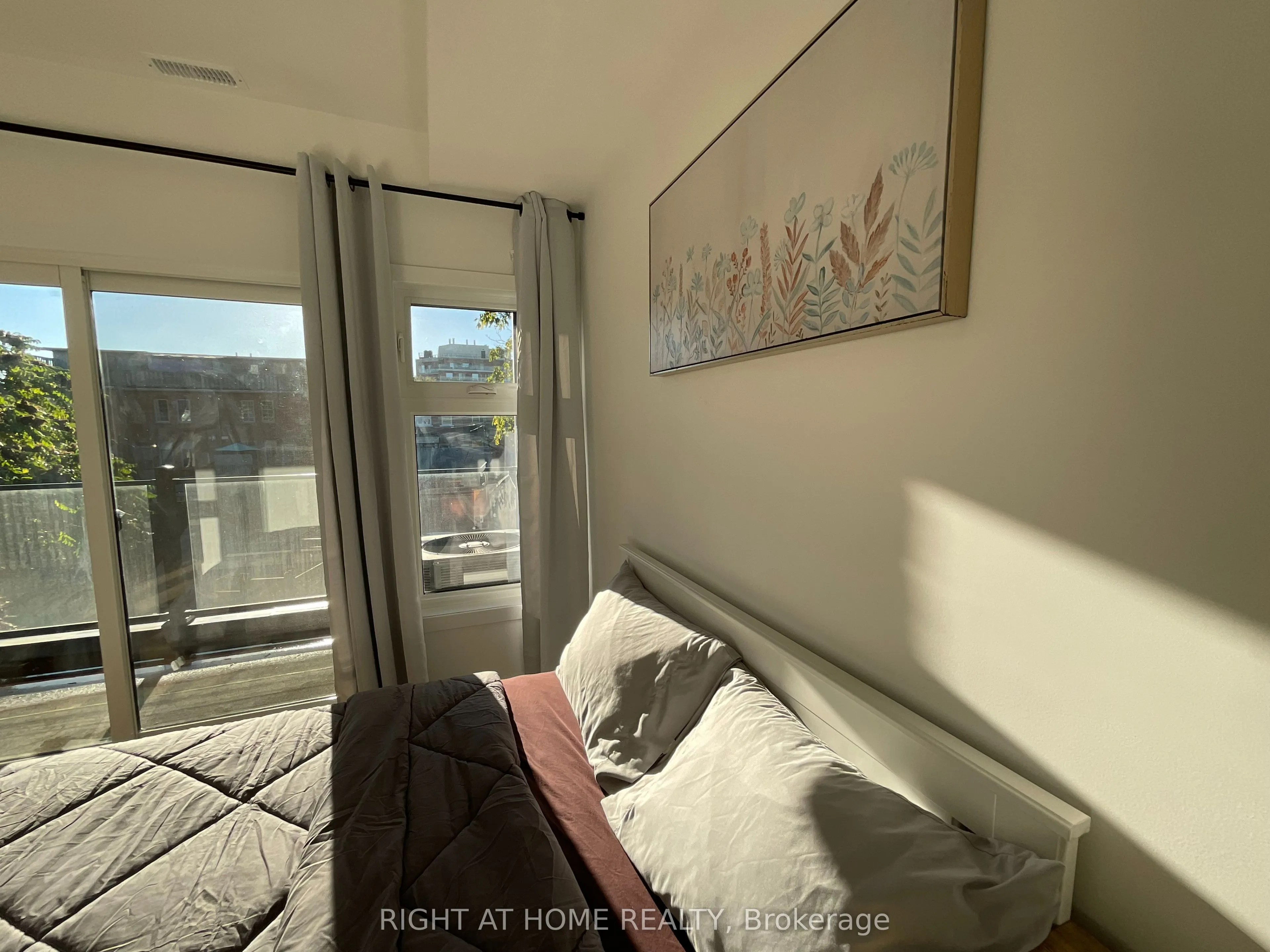 674 Manning Avenue, #Second floor