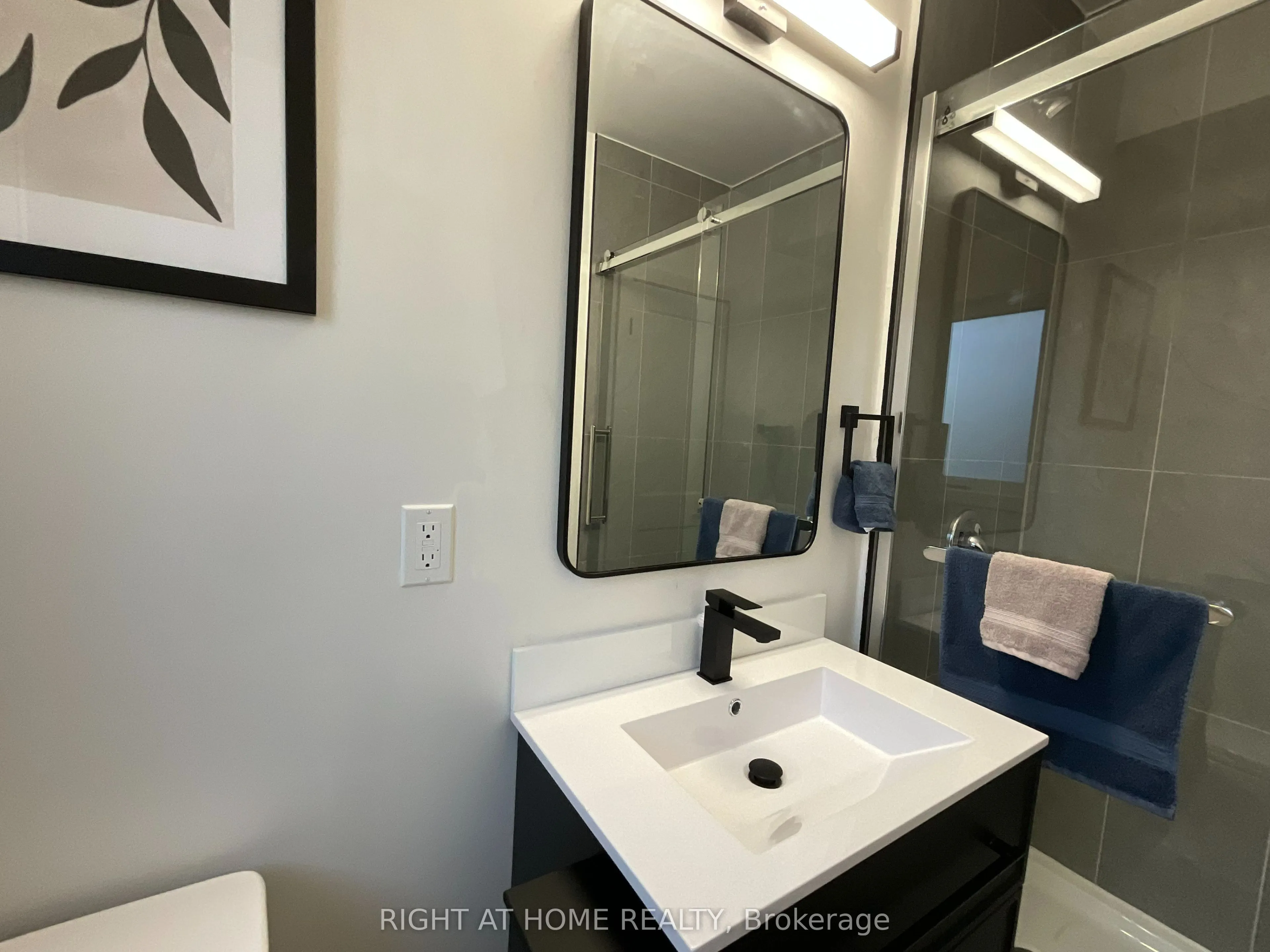 674 Manning Avenue, #Second floor