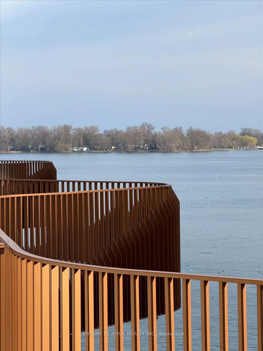 155 Merchants' Wharf, #516