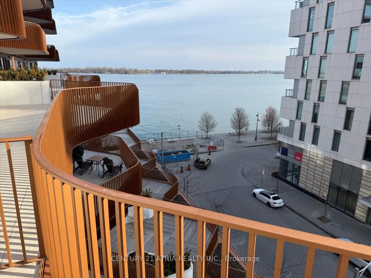 155 Merchants' Wharf, #516