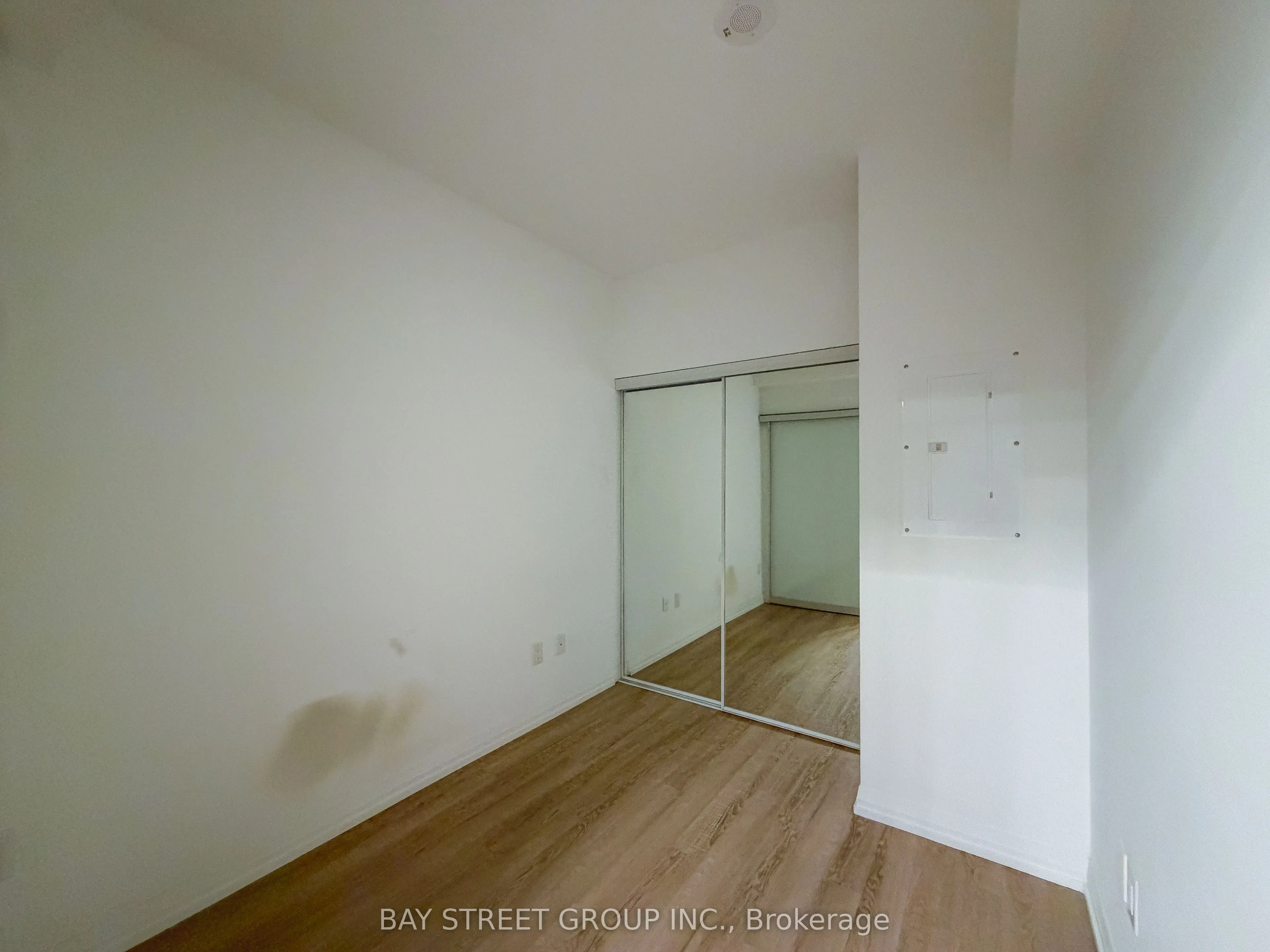 75 Canterbury Place, #812