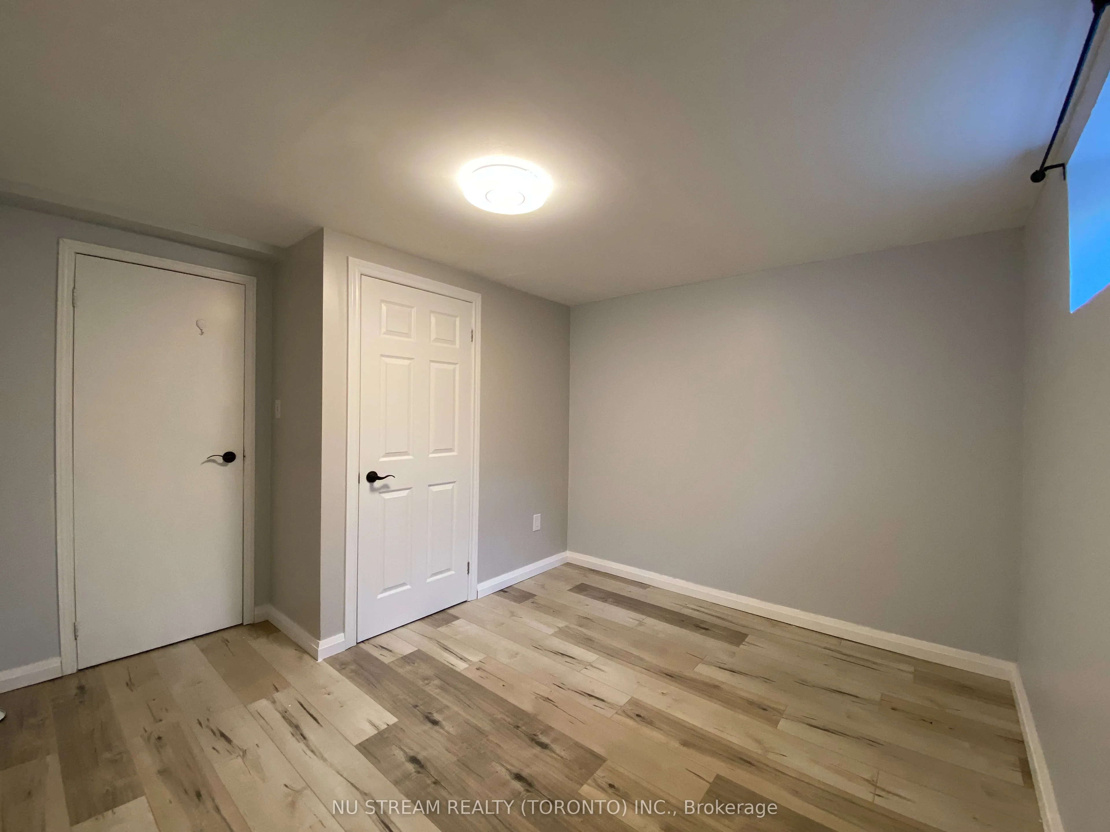 30 Hickorynut Dr Drive