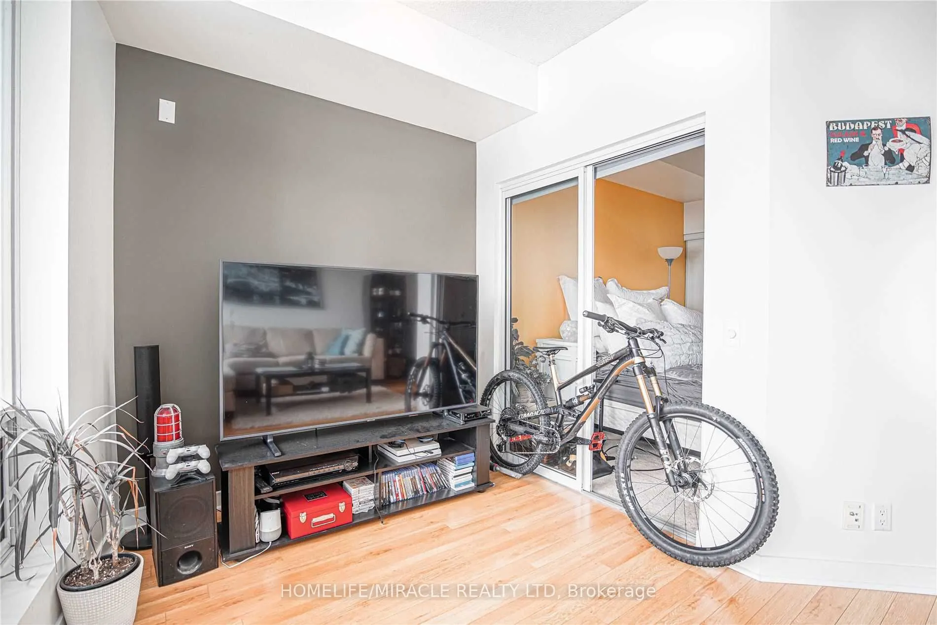 373 Front St W Street, #3106