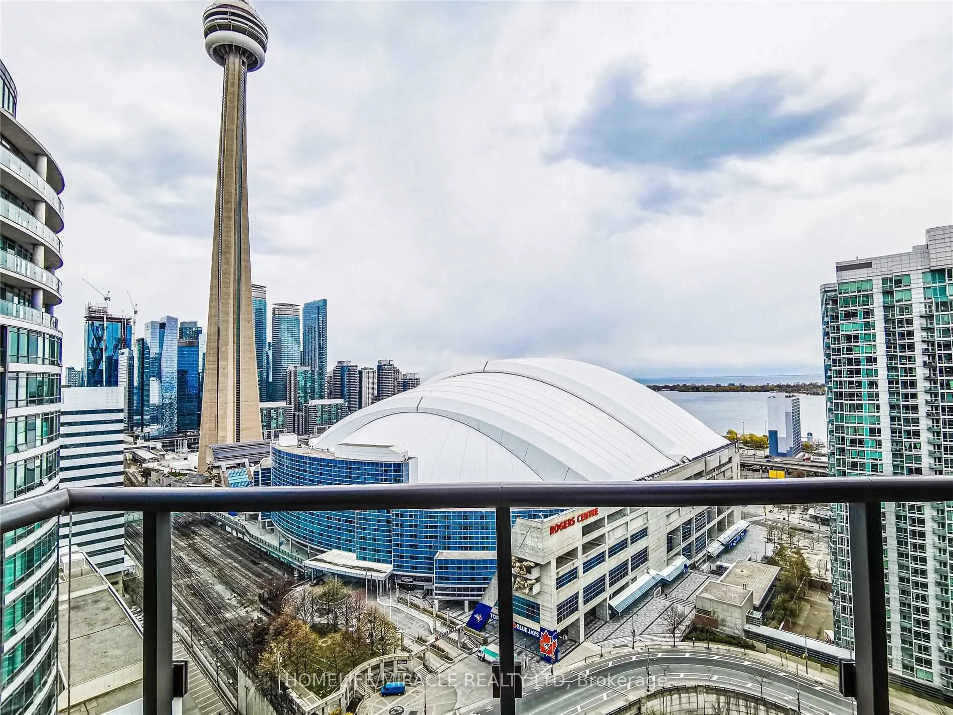 373 Front St W Street, #3106