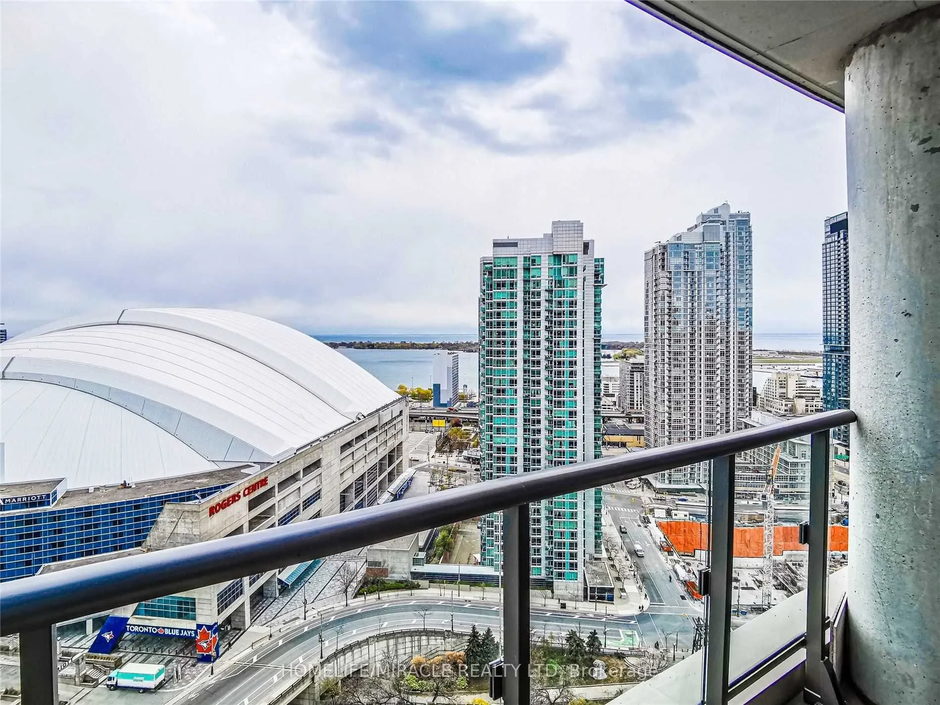 373 Front St W Street, #3106